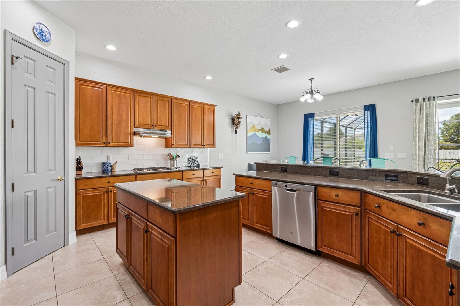 Listing photo id 17 for 11830 Newberry Grove Loop