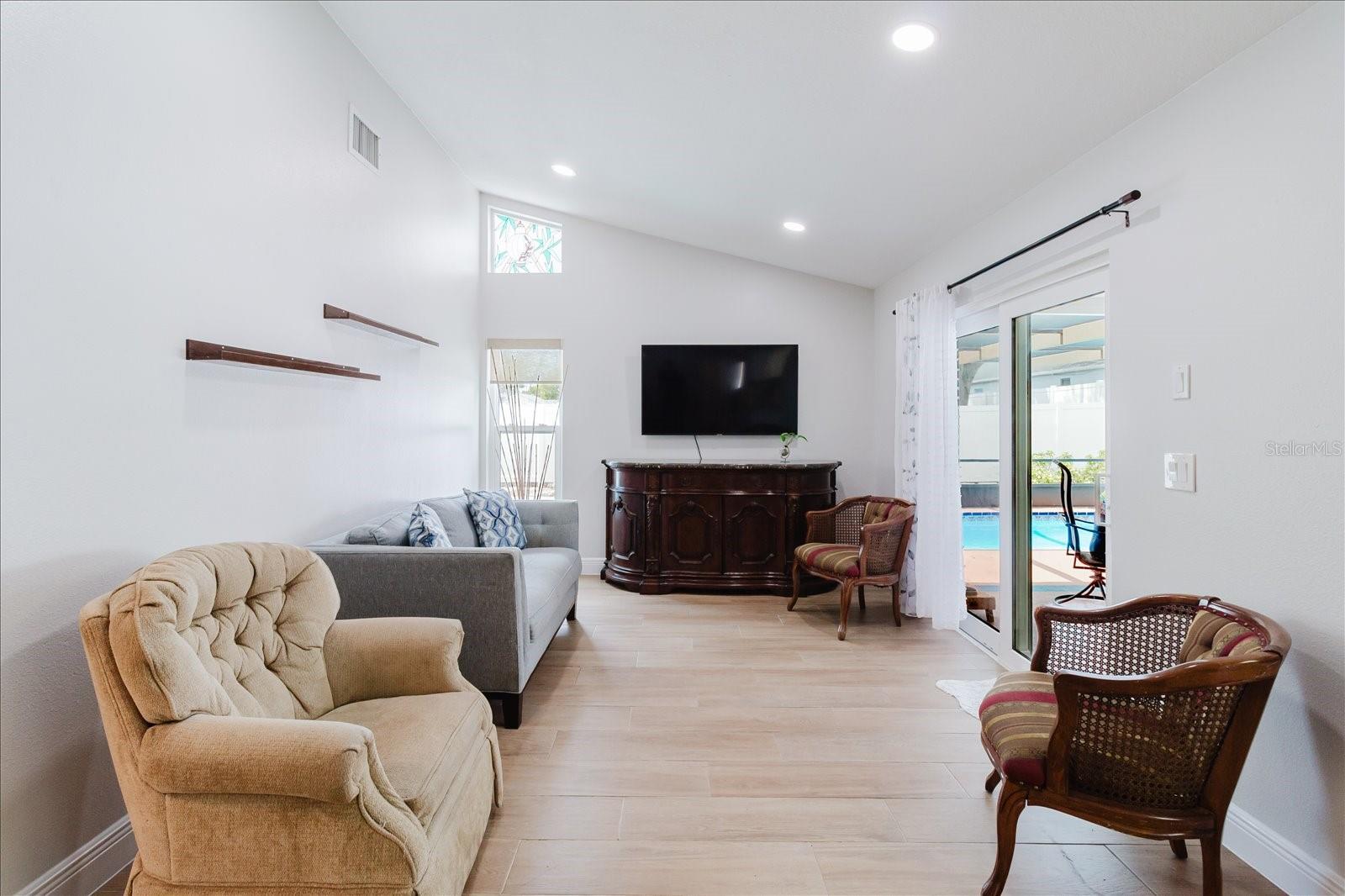 Image 36 of 88 For 8112 Golden Bear Loop