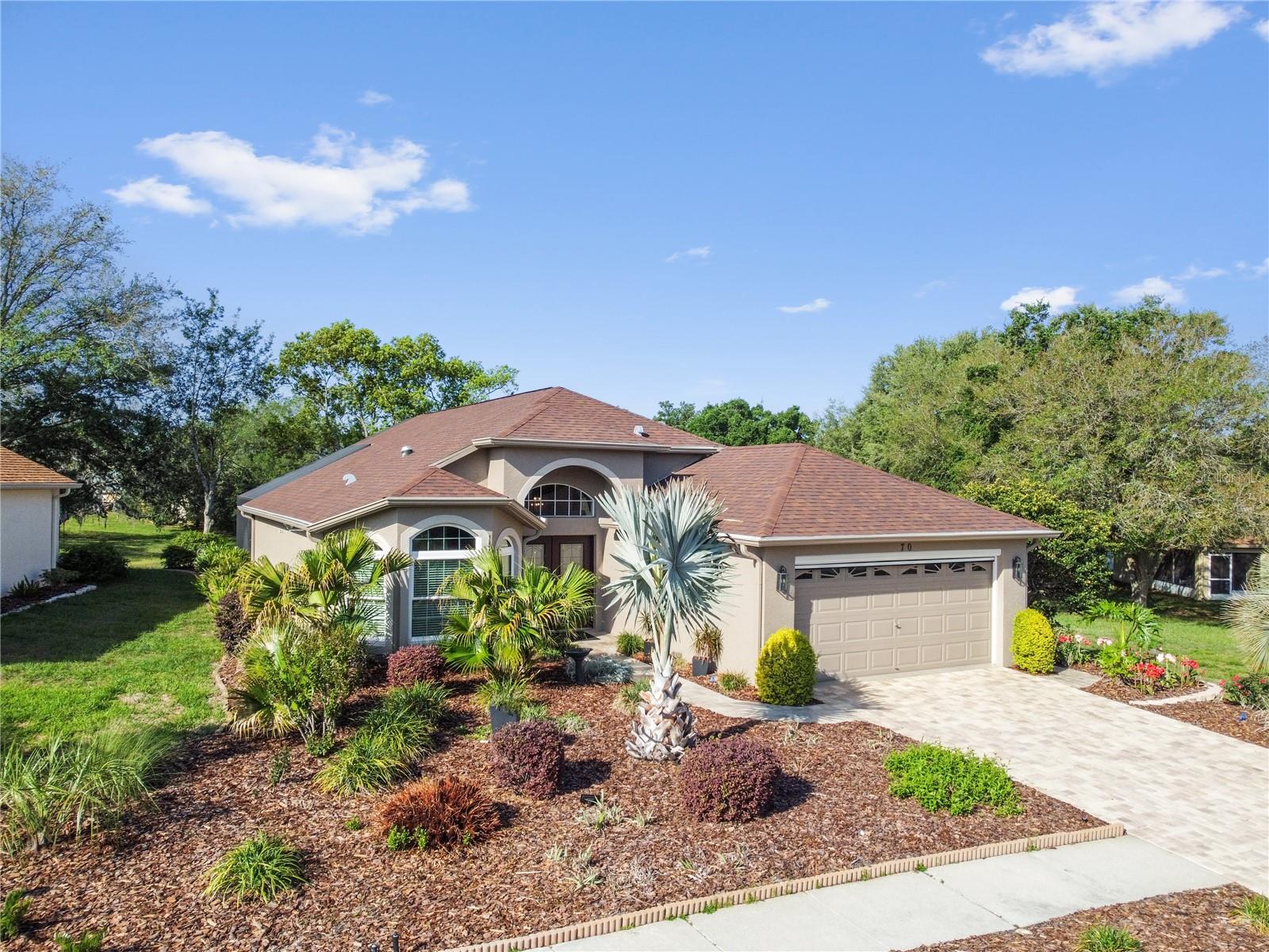 Listing photo id 8 for 70 Center Oak Circle