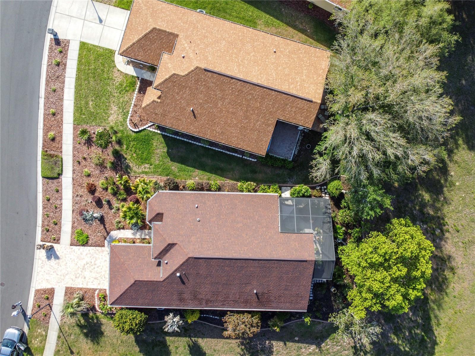Listing photo id 12 for 70 Center Oak Circle