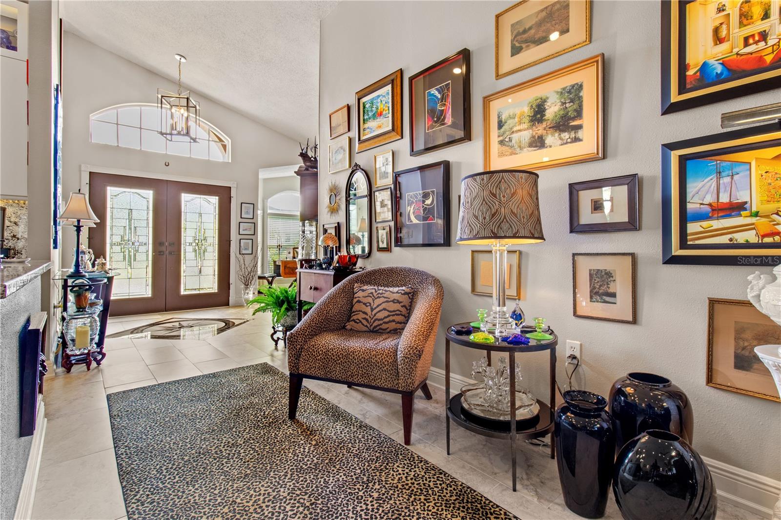 Listing photo id 18 for 70 Center Oak Circle