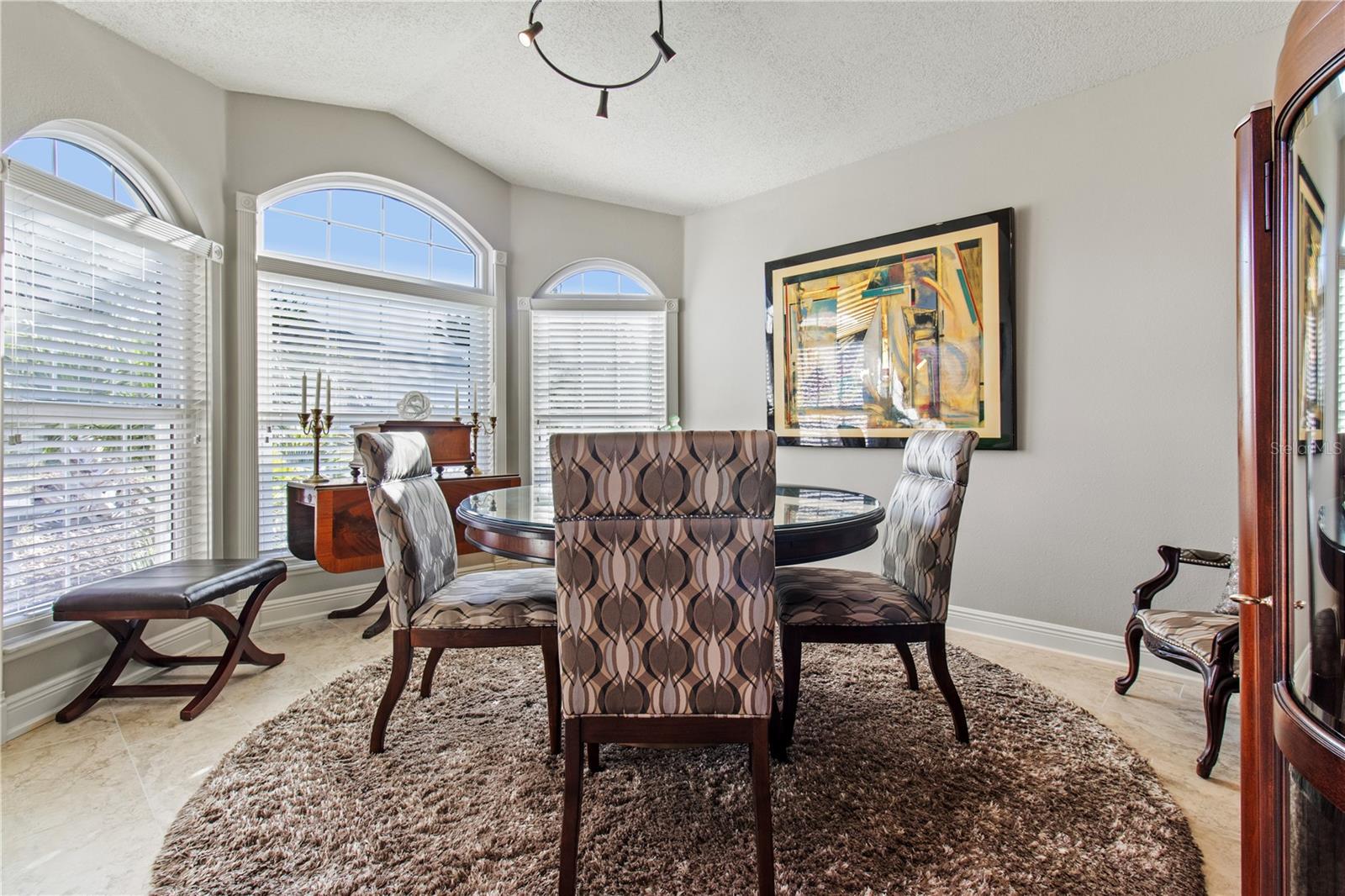 Listing photo id 20 for 70 Center Oak Circle