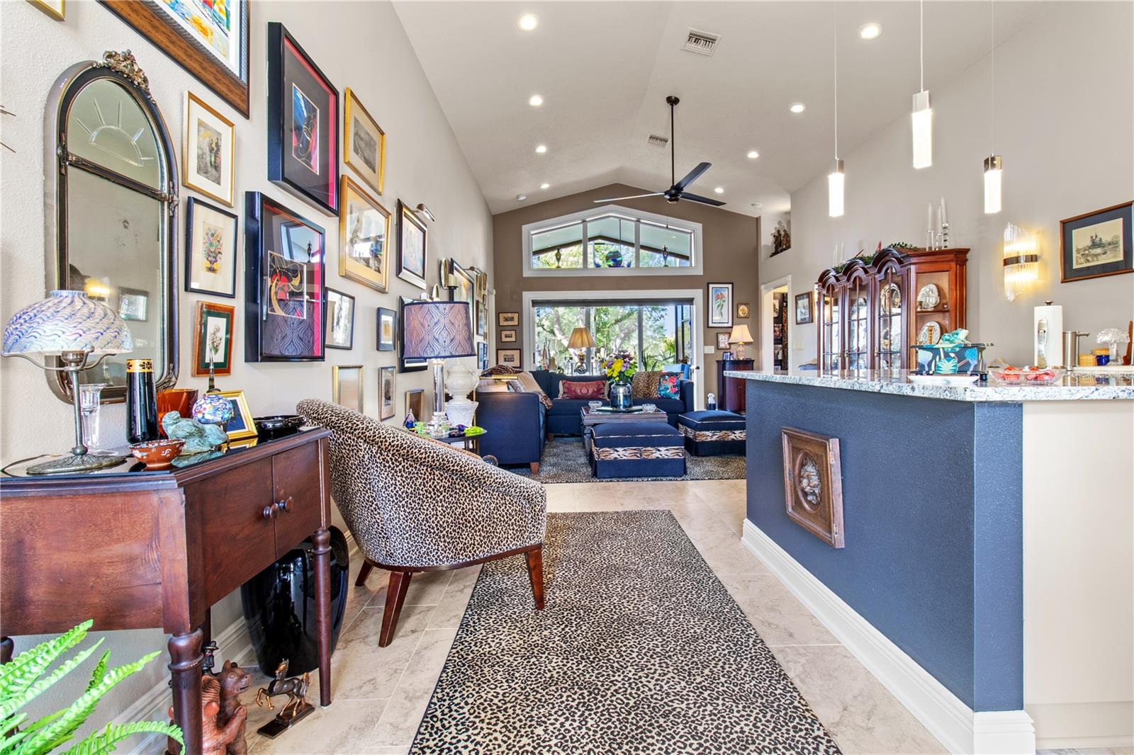 Listing photo id 21 for 70 Center Oak Circle