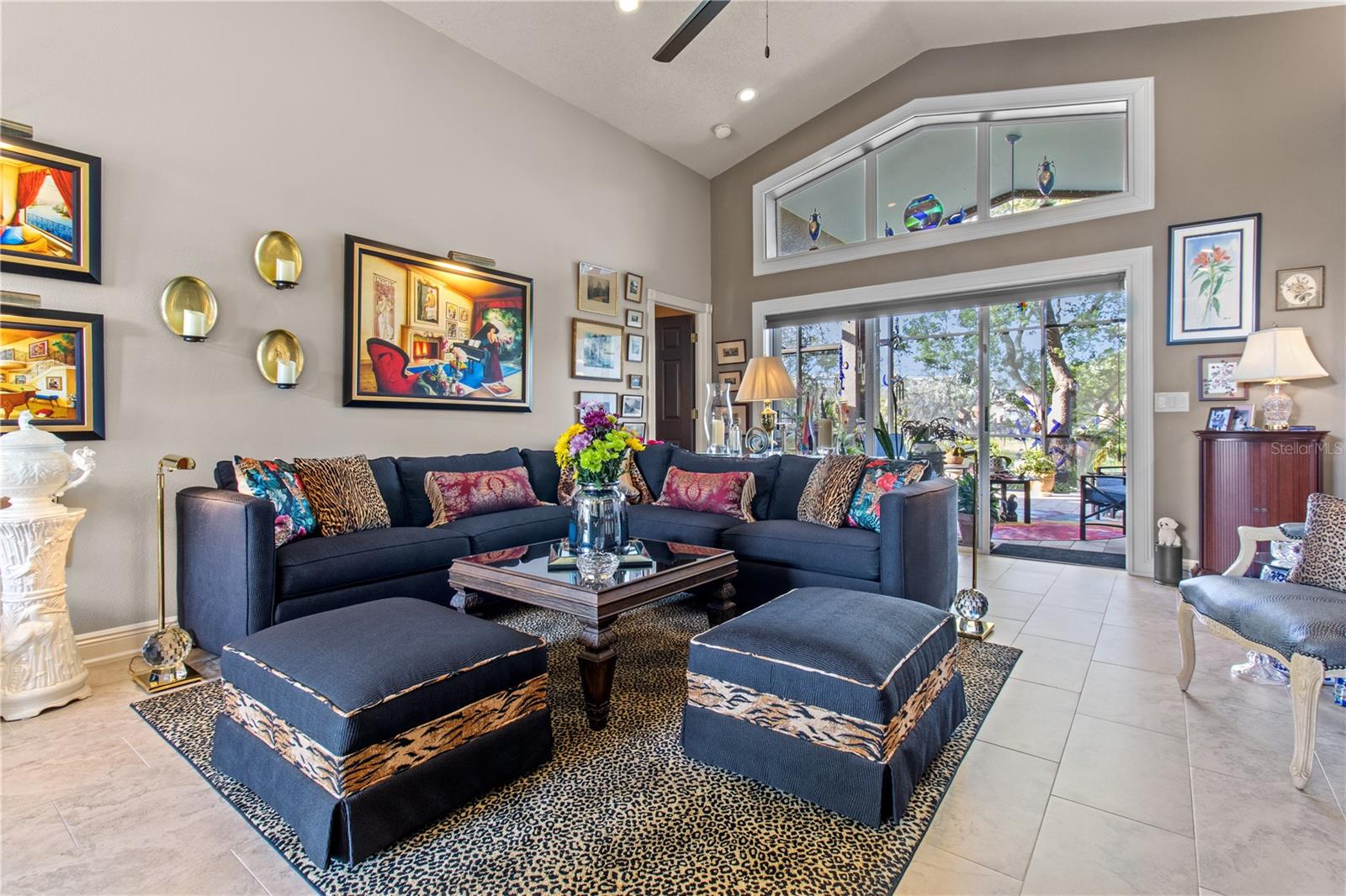 Listing photo id 23 for 70 Center Oak Circle