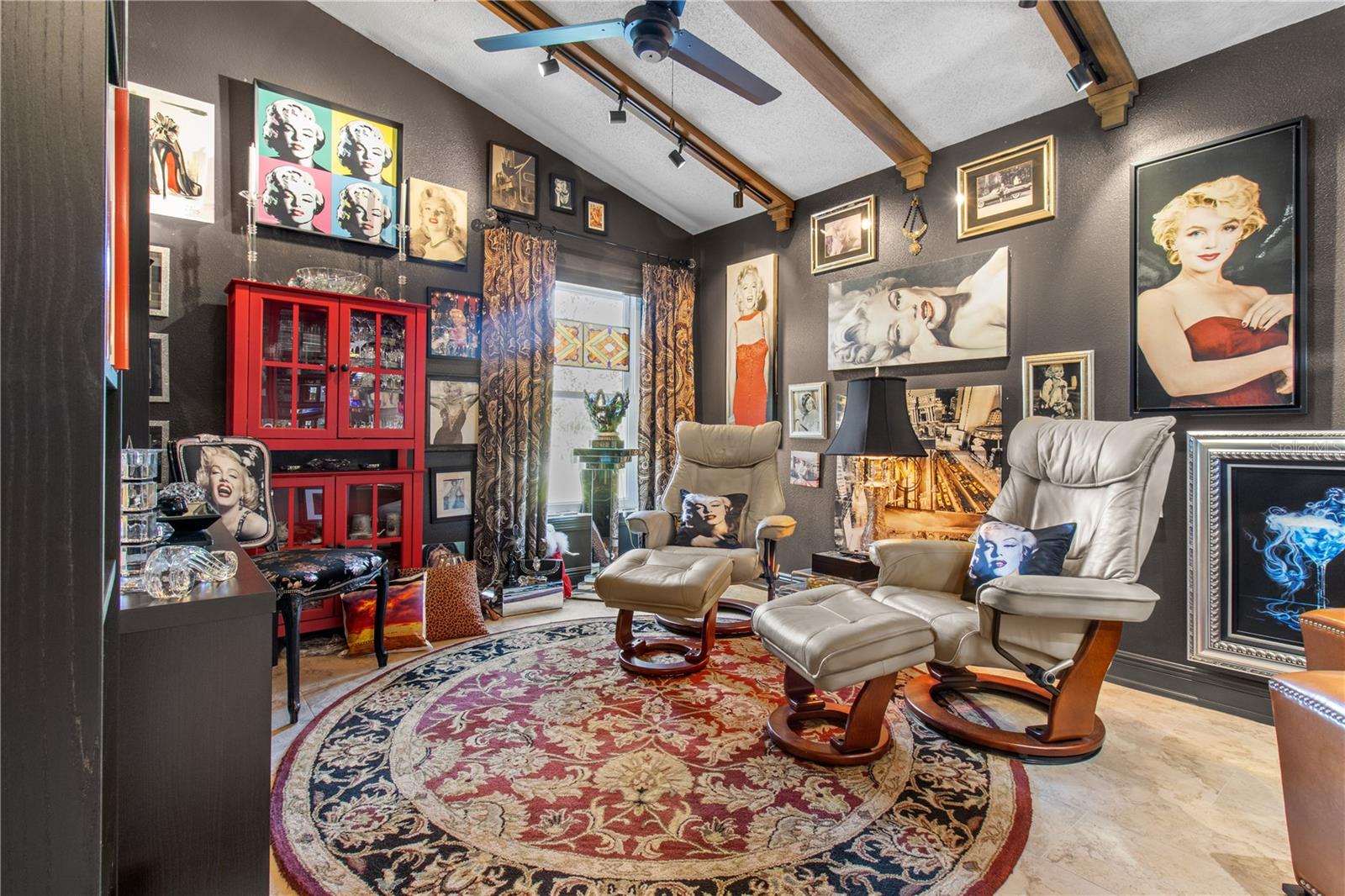 Listing photo id 36 for 70 Center Oak Circle