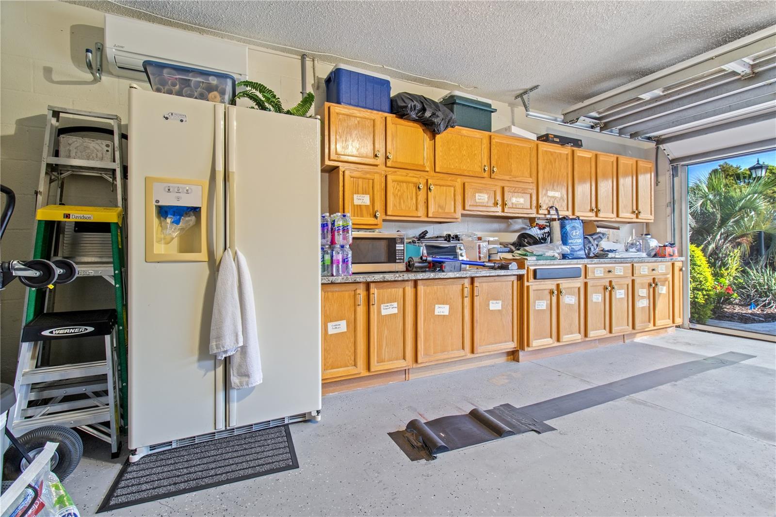 Listing photo id 41 for 70 Center Oak Circle