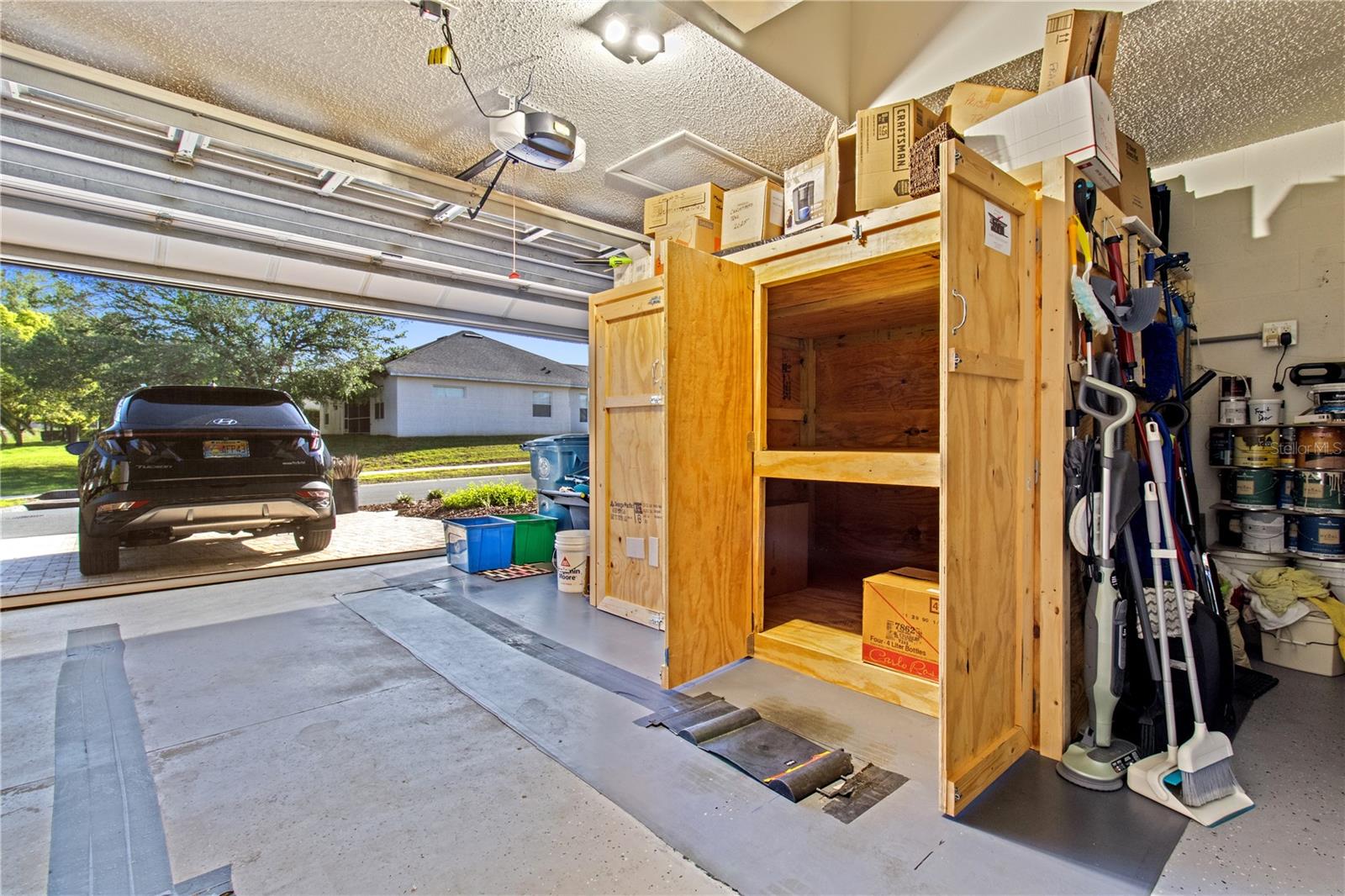 Listing photo id 43 for 70 Center Oak Circle
