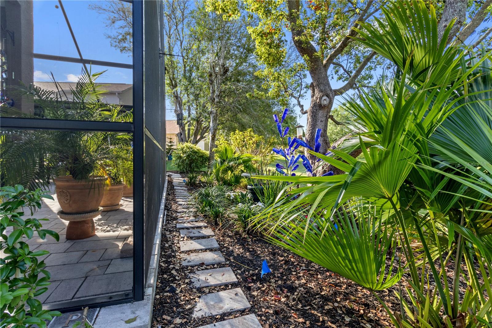 Listing photo id 47 for 70 Center Oak Circle
