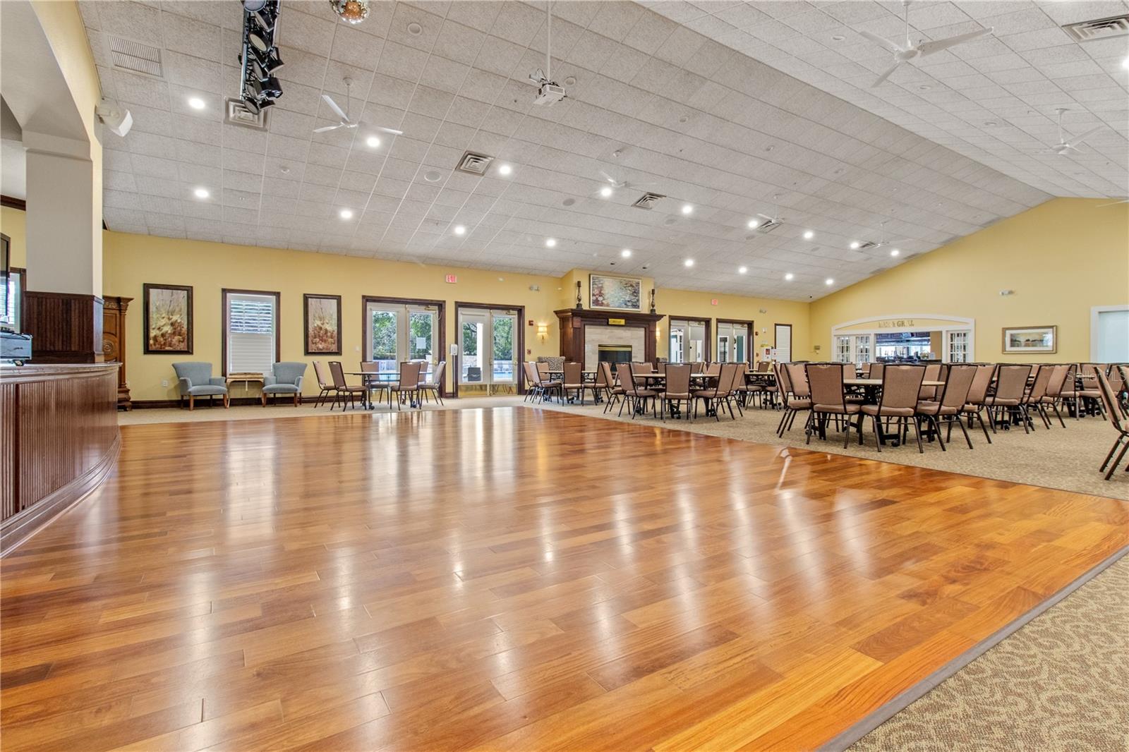 Listing photo id 50 for 70 Center Oak Circle