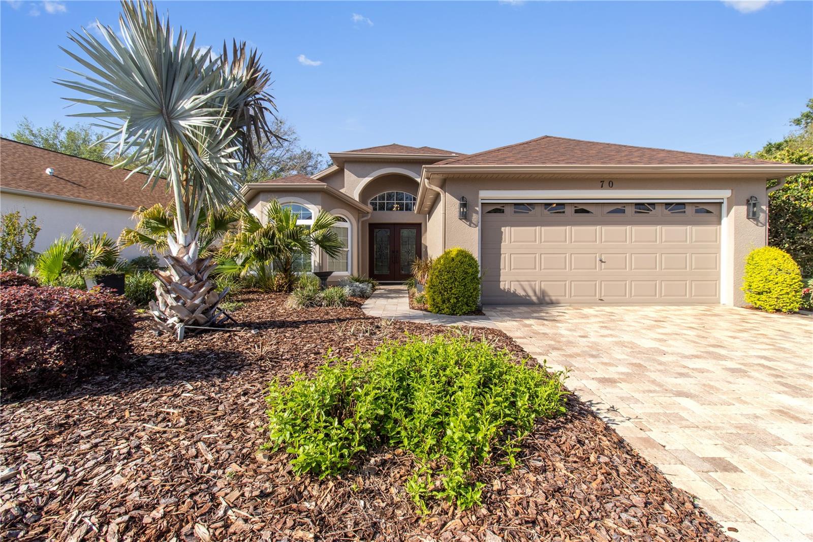 Listing photo id 6 for 70 Center Oak Circle