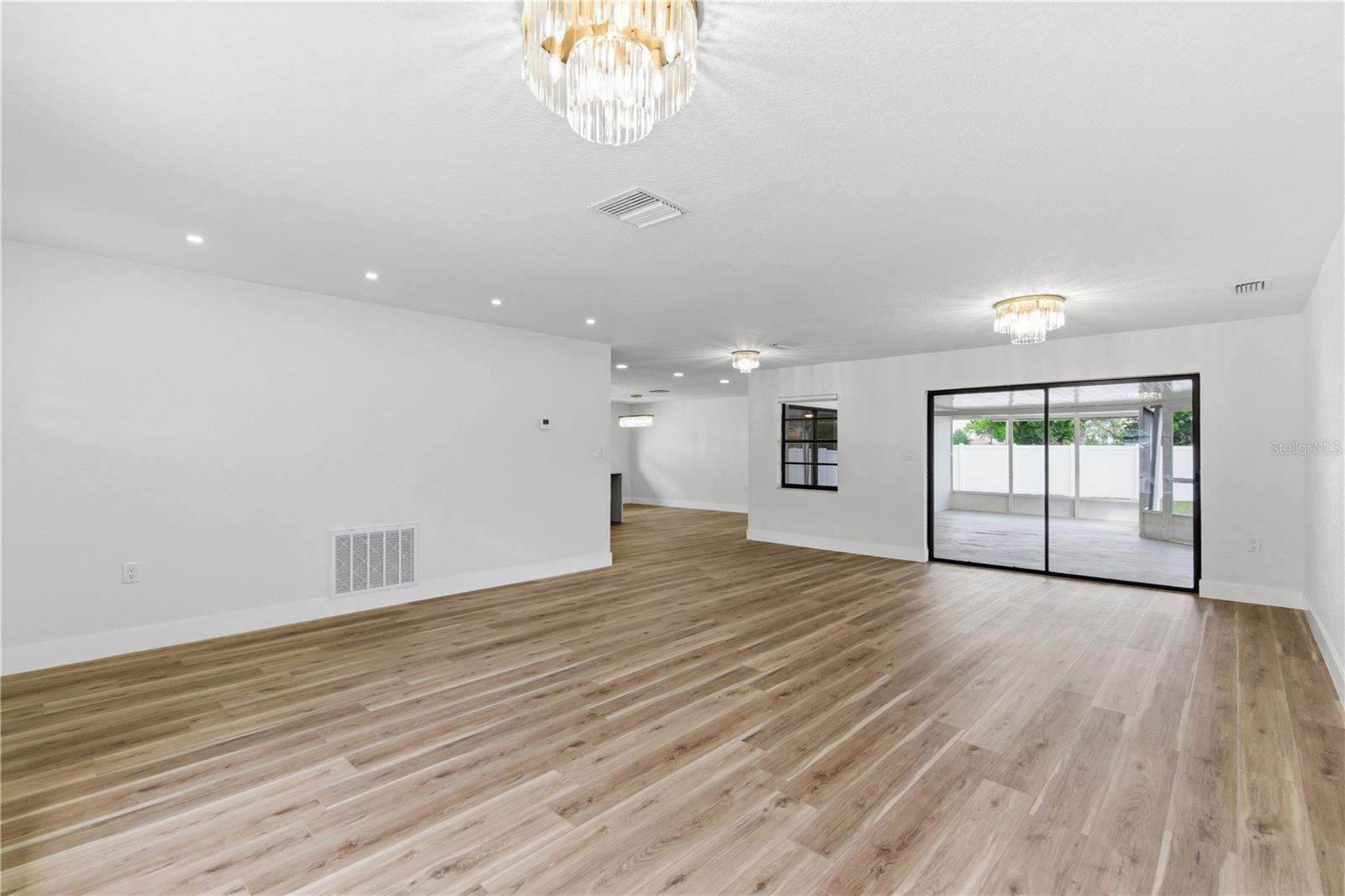 Image 14 of 51 For 2309 Pin Oak Lane E