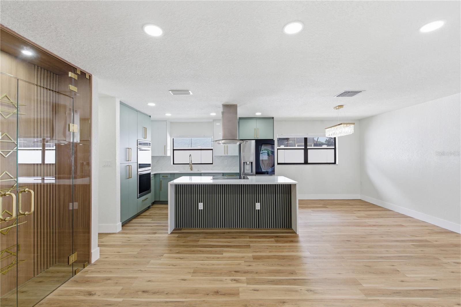 Image 16 of 51 For 2309 Pin Oak Lane E