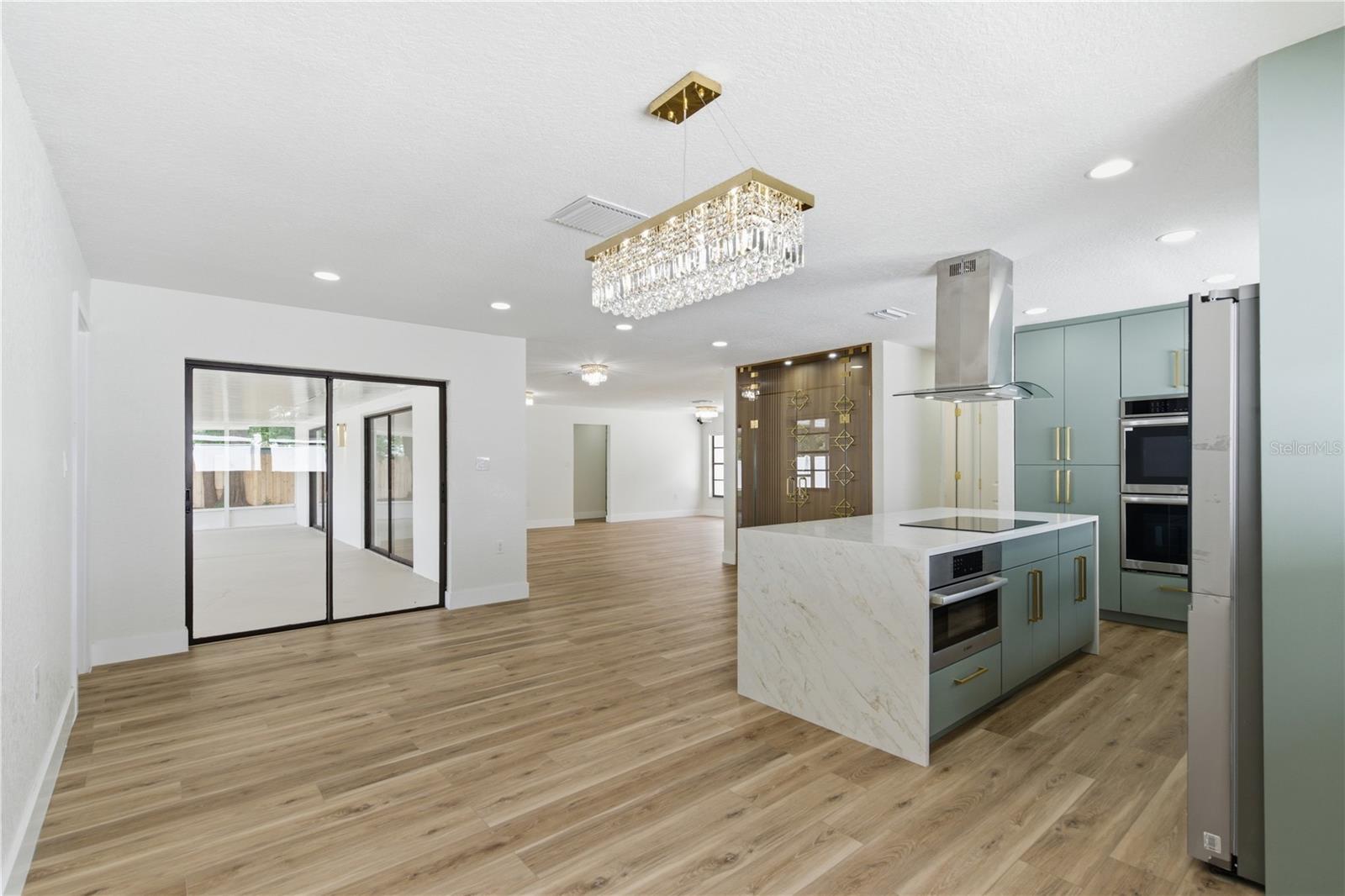 Image 18 of 51 For 2309 Pin Oak Lane E