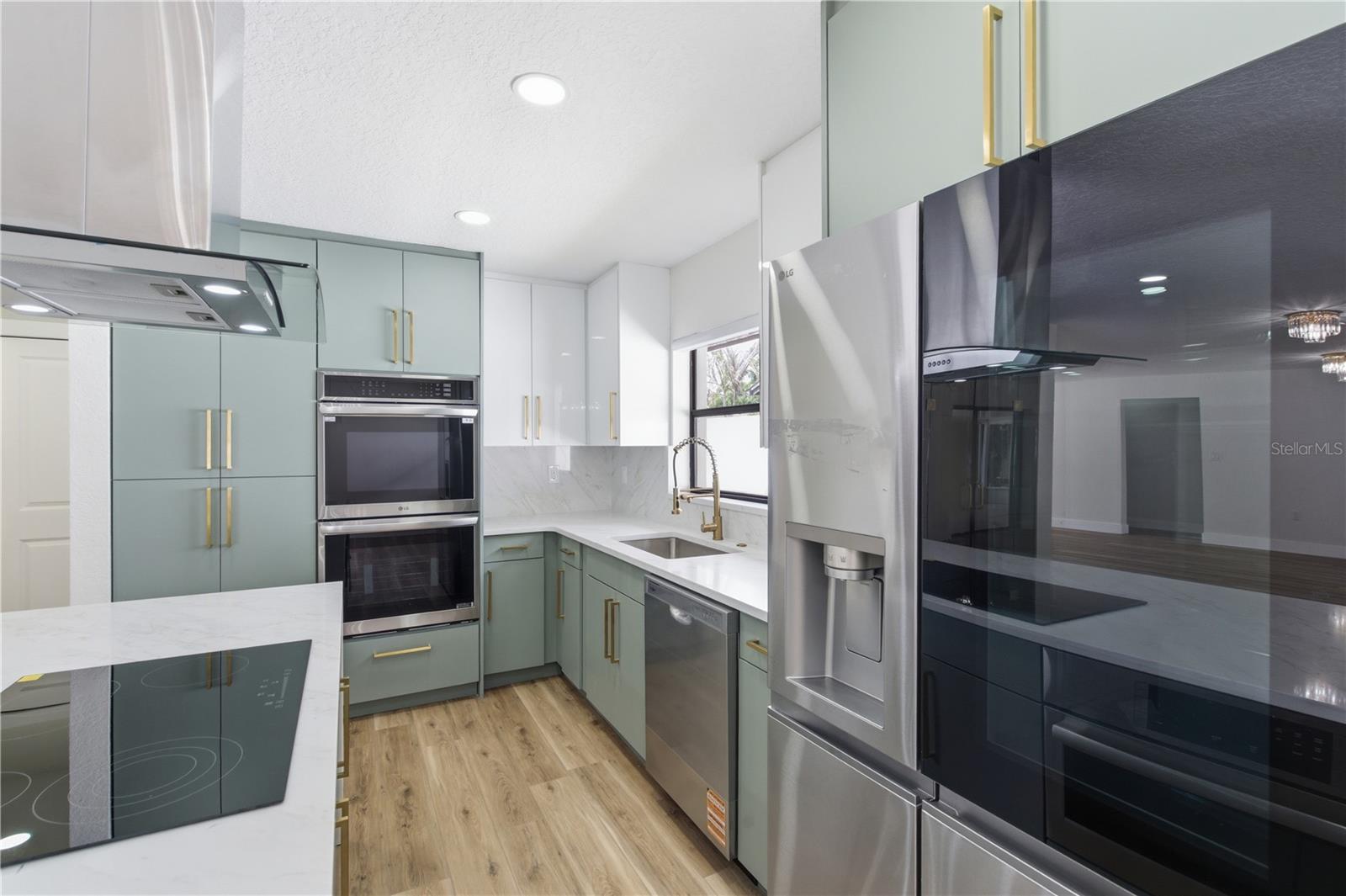 Image 20 of 51 For 2309 Pin Oak Lane E