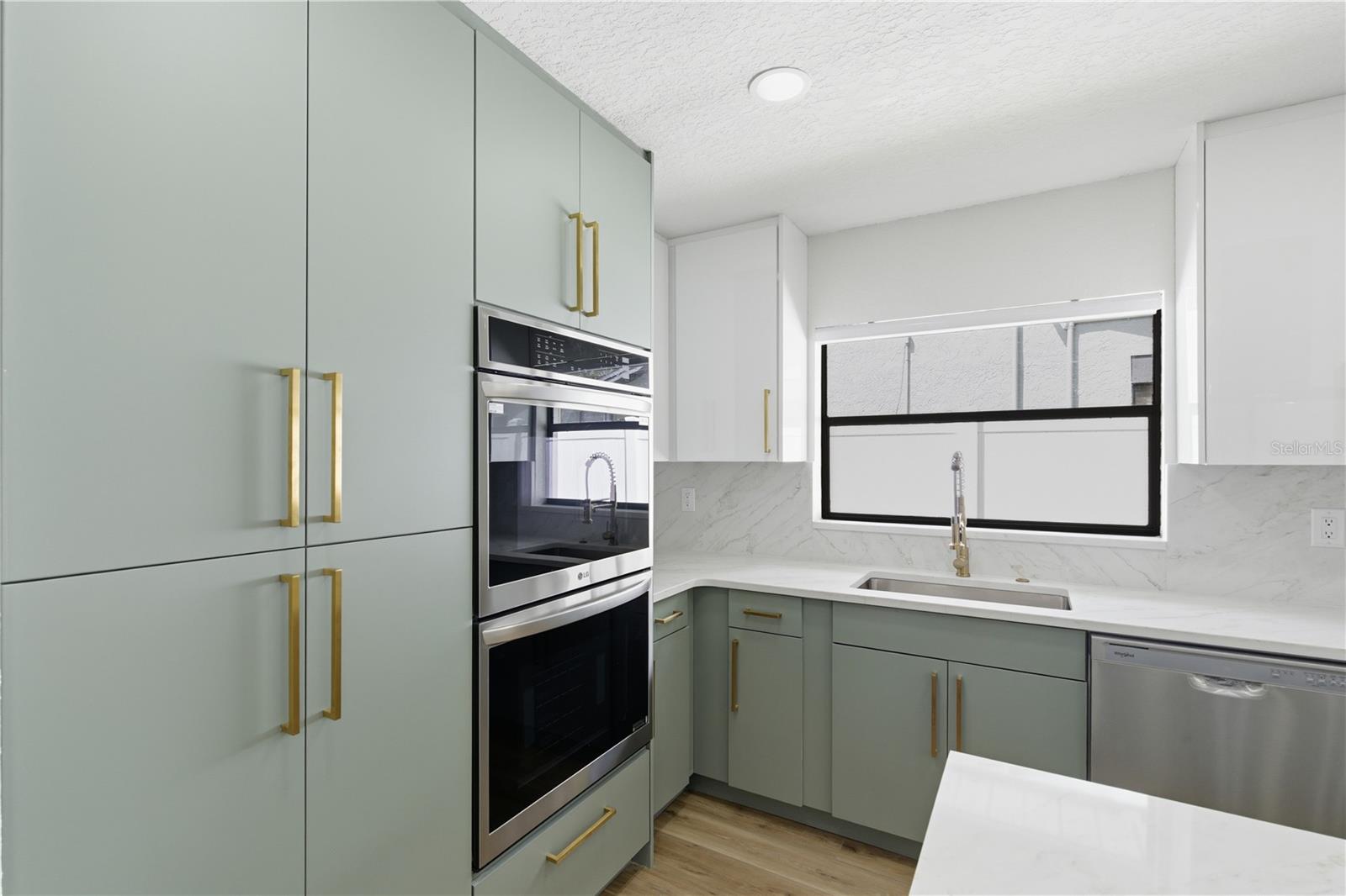 Image 21 of 51 For 2309 Pin Oak Lane E