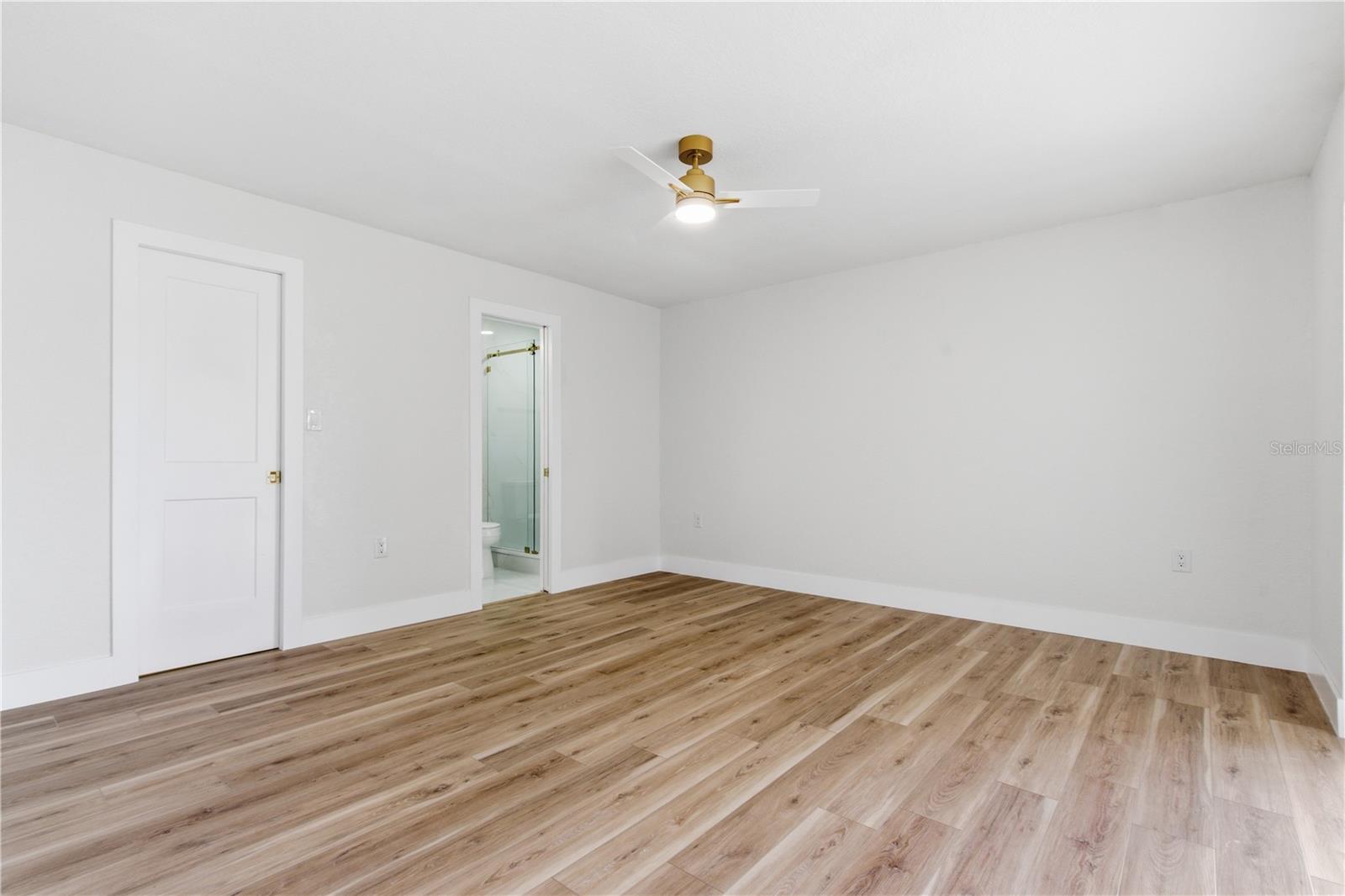 Image 27 of 51 For 2309 Pin Oak Lane E