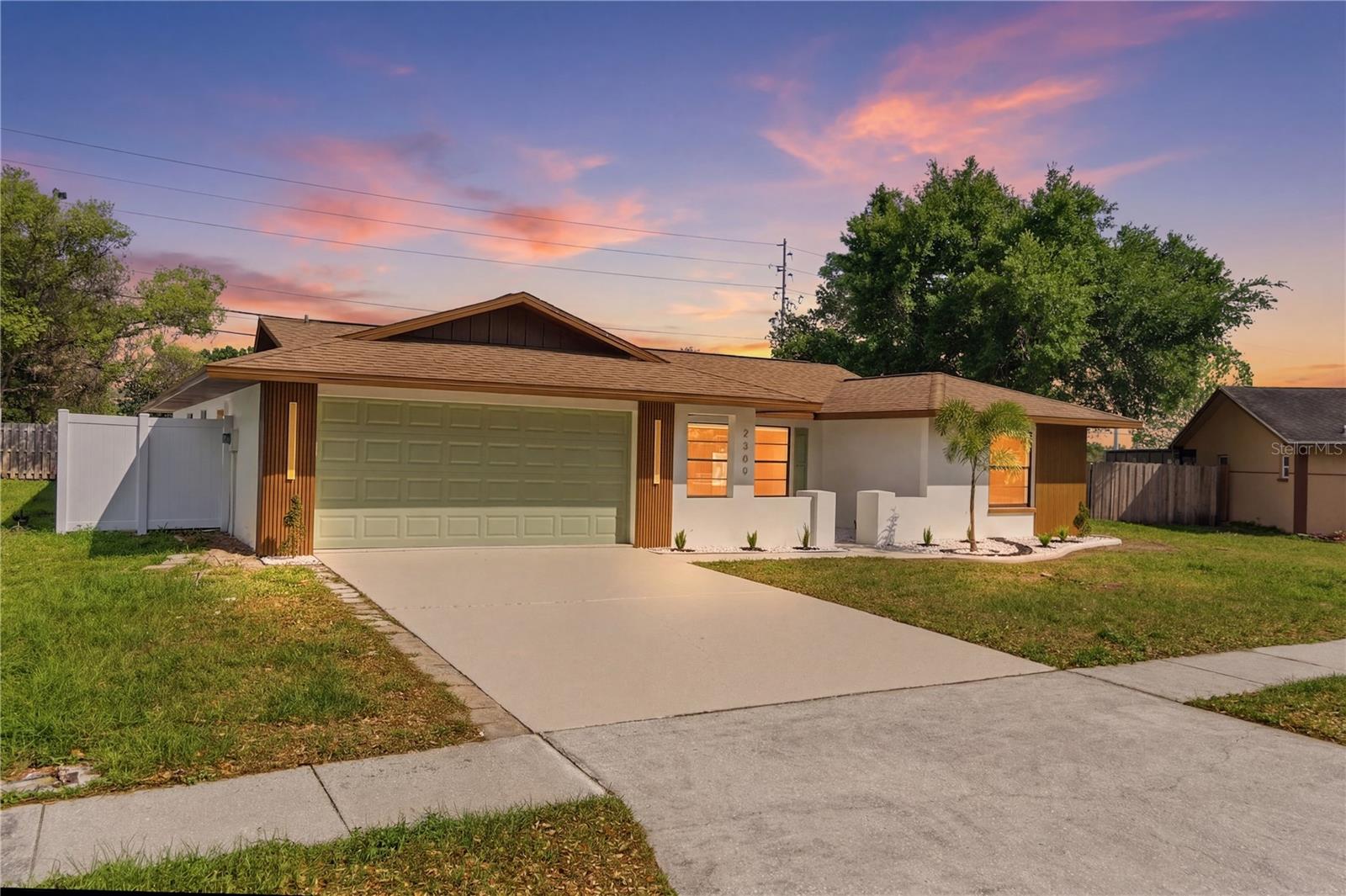 Image 4 of 51 For 2309 Pin Oak Lane E