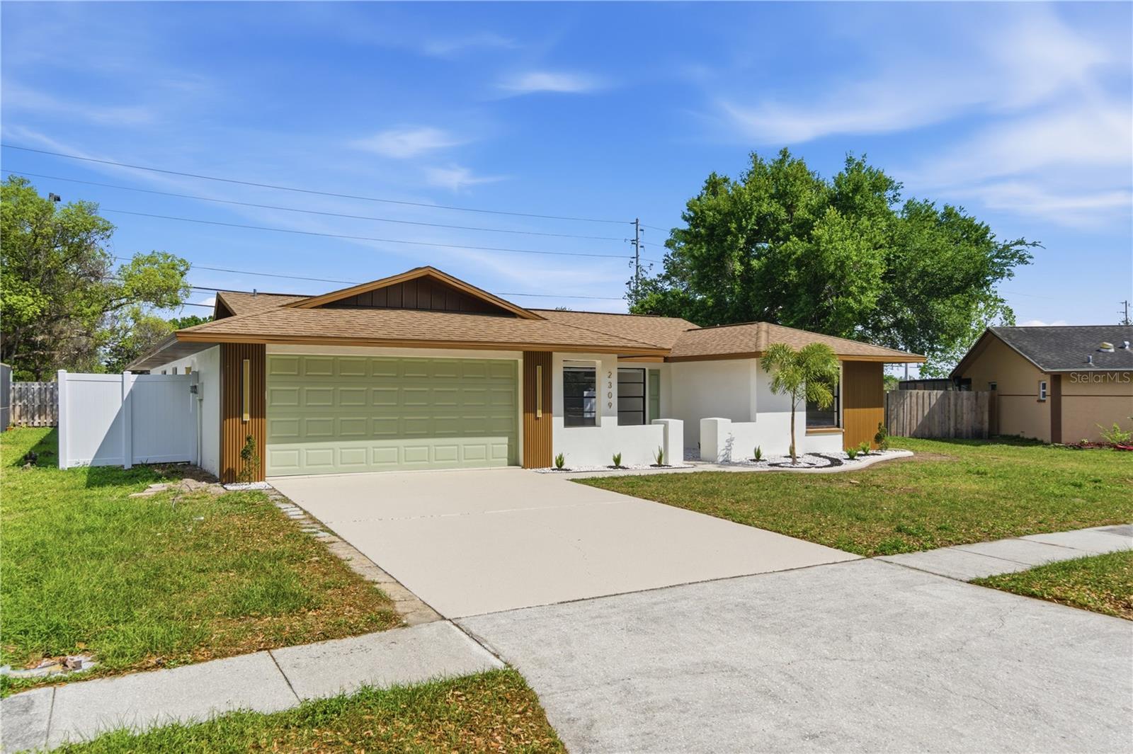 Image 5 of 51 For 2309 Pin Oak Lane E