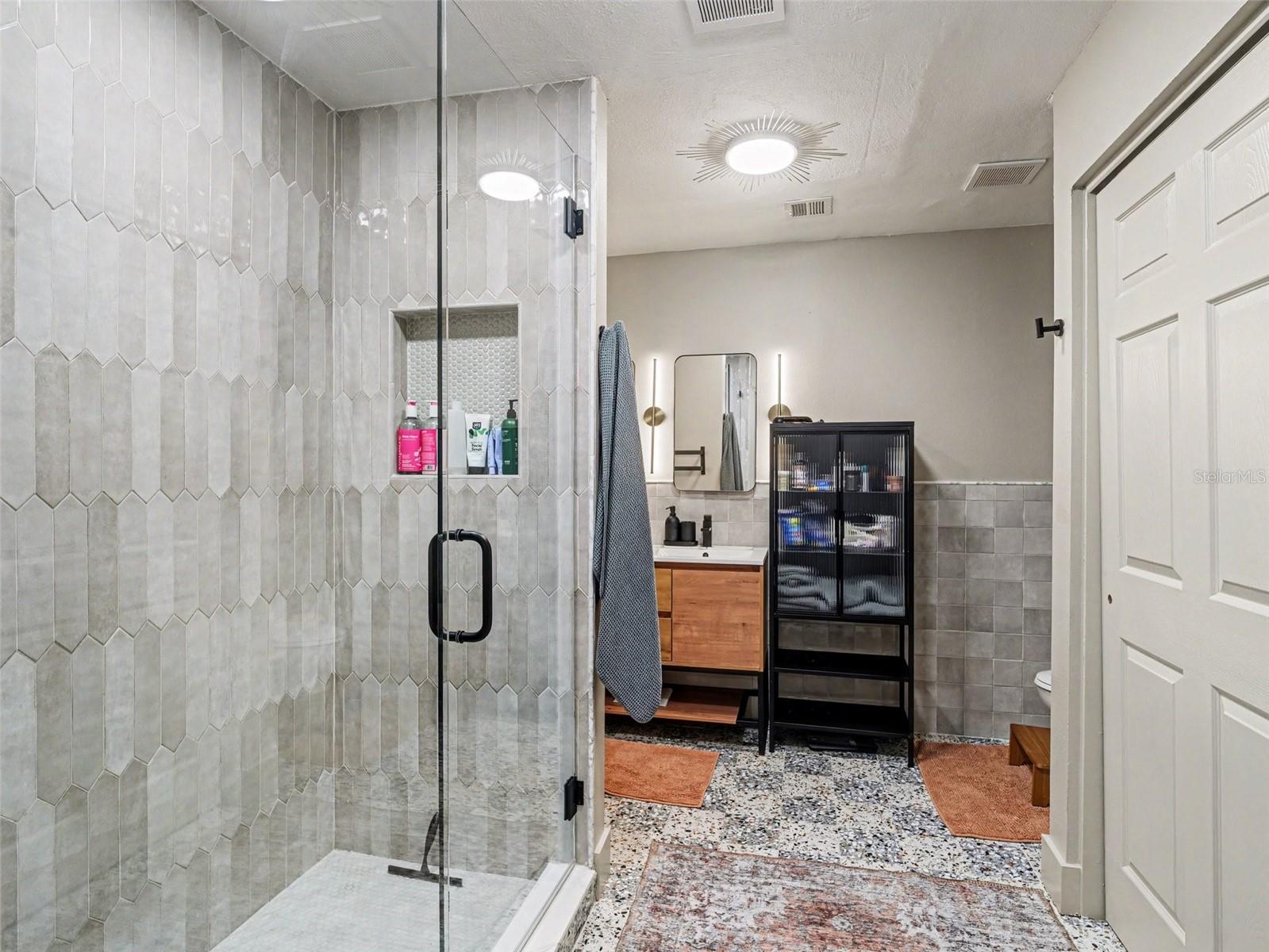 Image 19 of 36 For 4050 Turks Cap Place