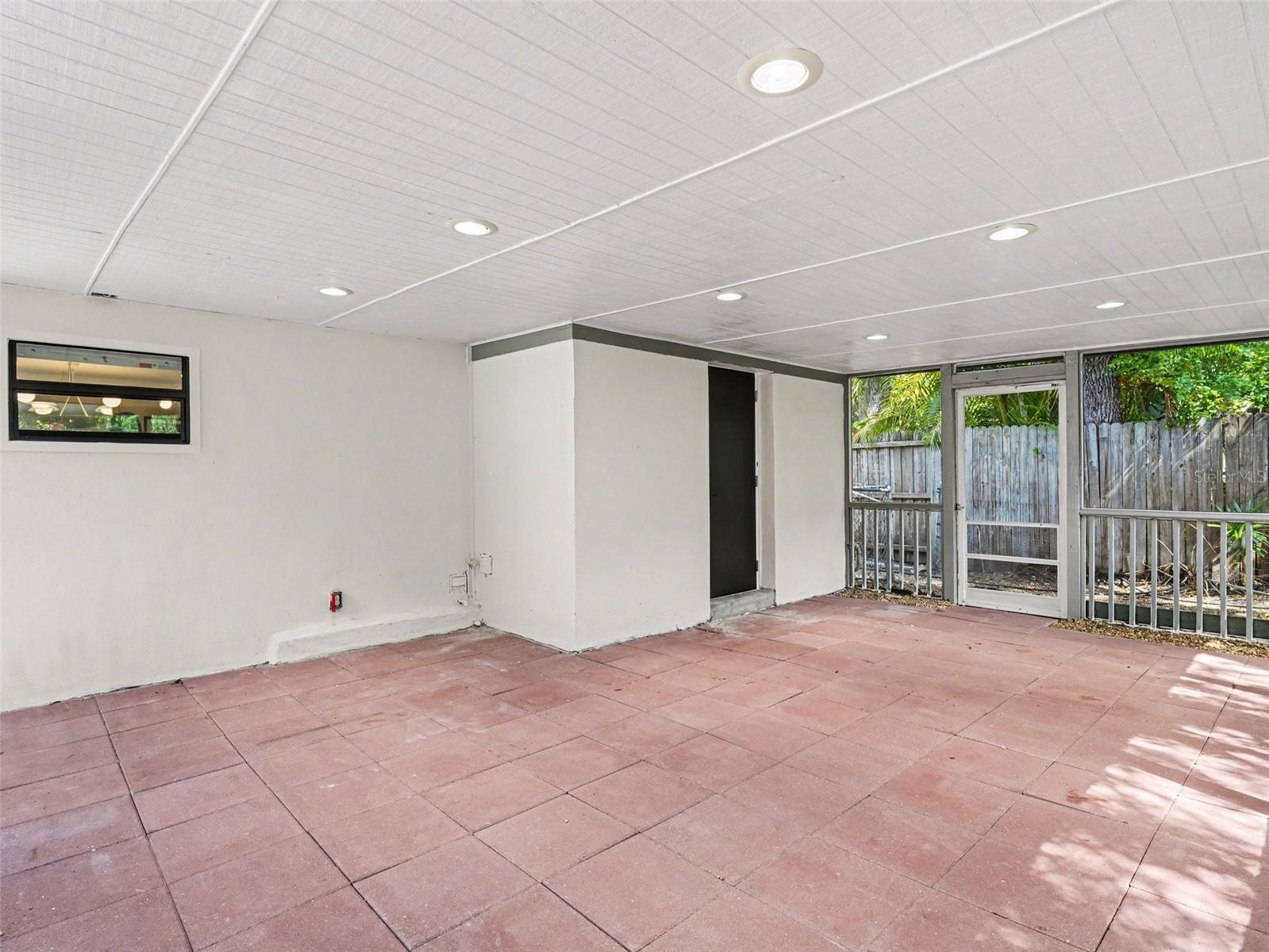 Image 26 of 36 For 4050 Turks Cap Place