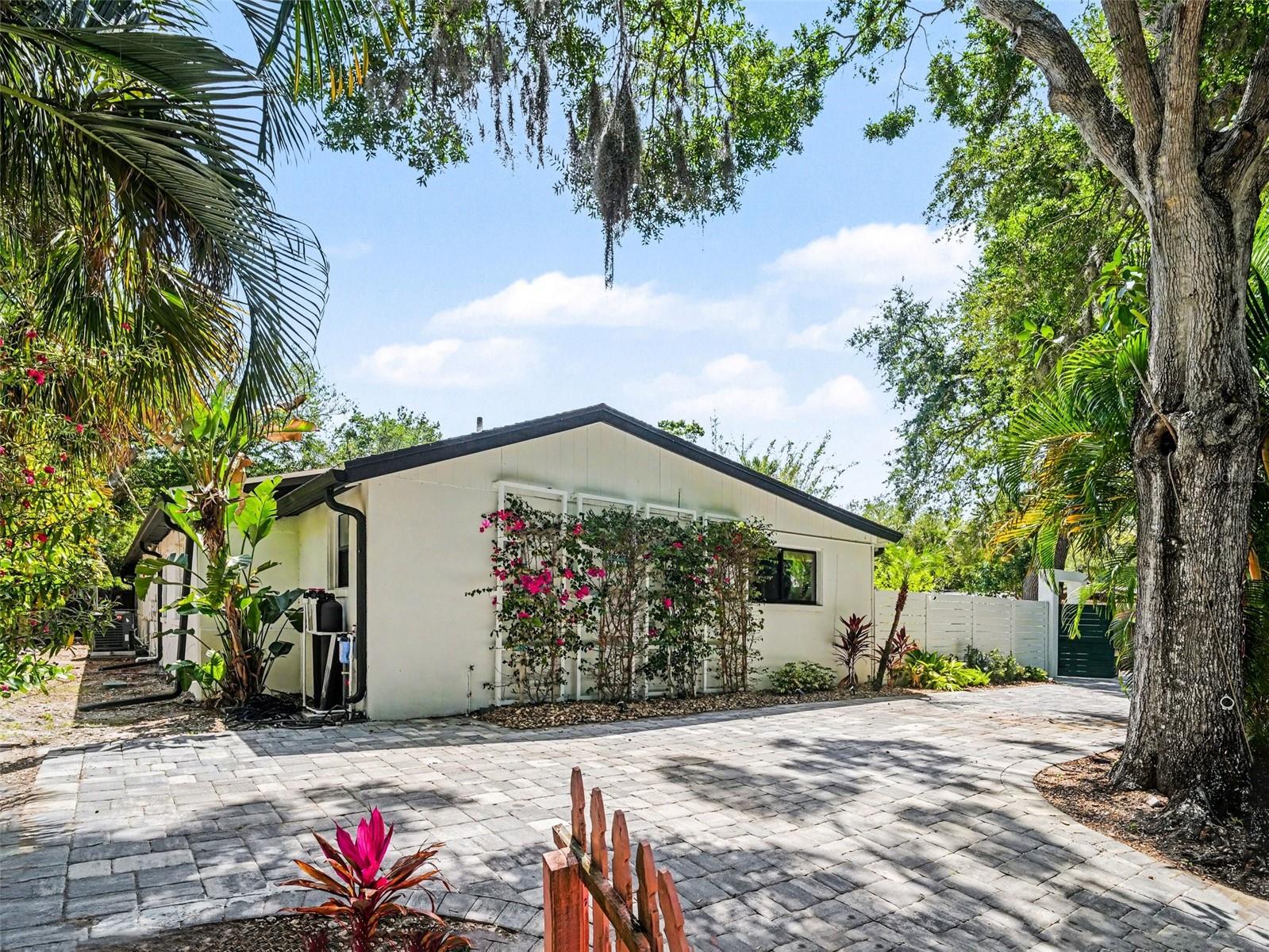 Image 35 of 36 For 4050 Turks Cap Place