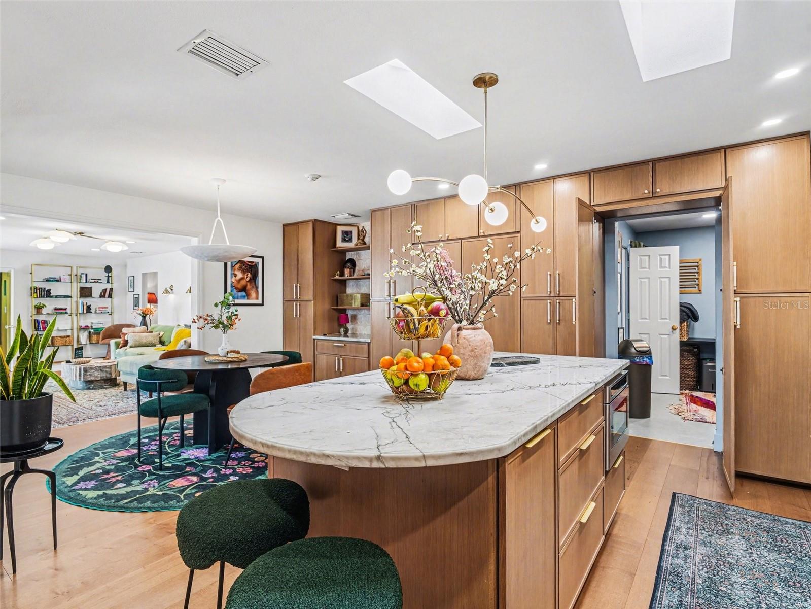 Image 9 of 36 For 4050 Turks Cap Place