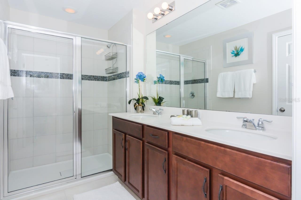 Image 33 of 57 For 1534 Carey Palm Circle