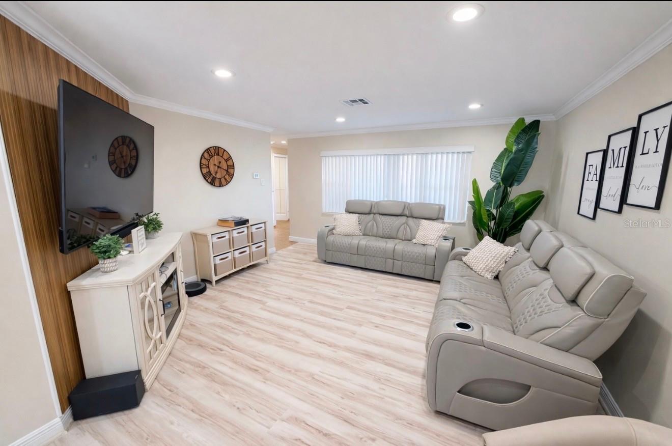 Image 10 of 32 For 7051 Lexington Cir