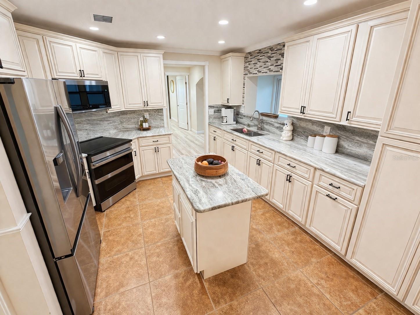 Image 13 of 32 For 7051 Lexington Cir