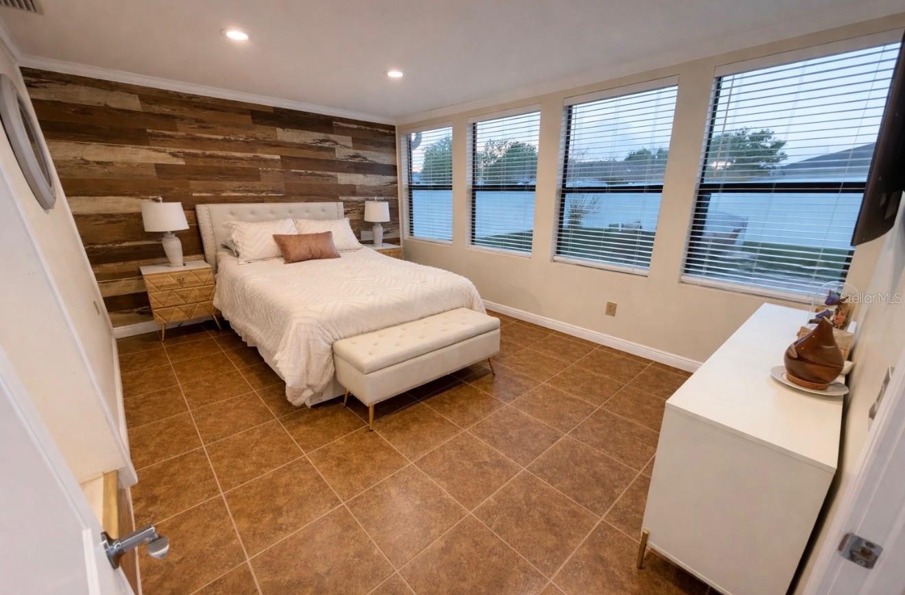 Image 21 of 32 For 7051 Lexington Cir