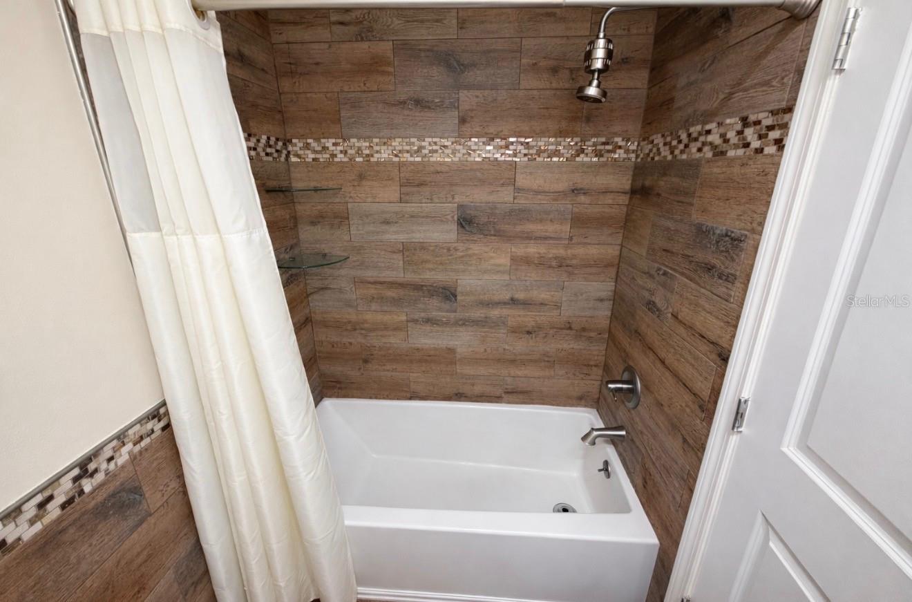 Image 28 of 32 For 7051 Lexington Cir