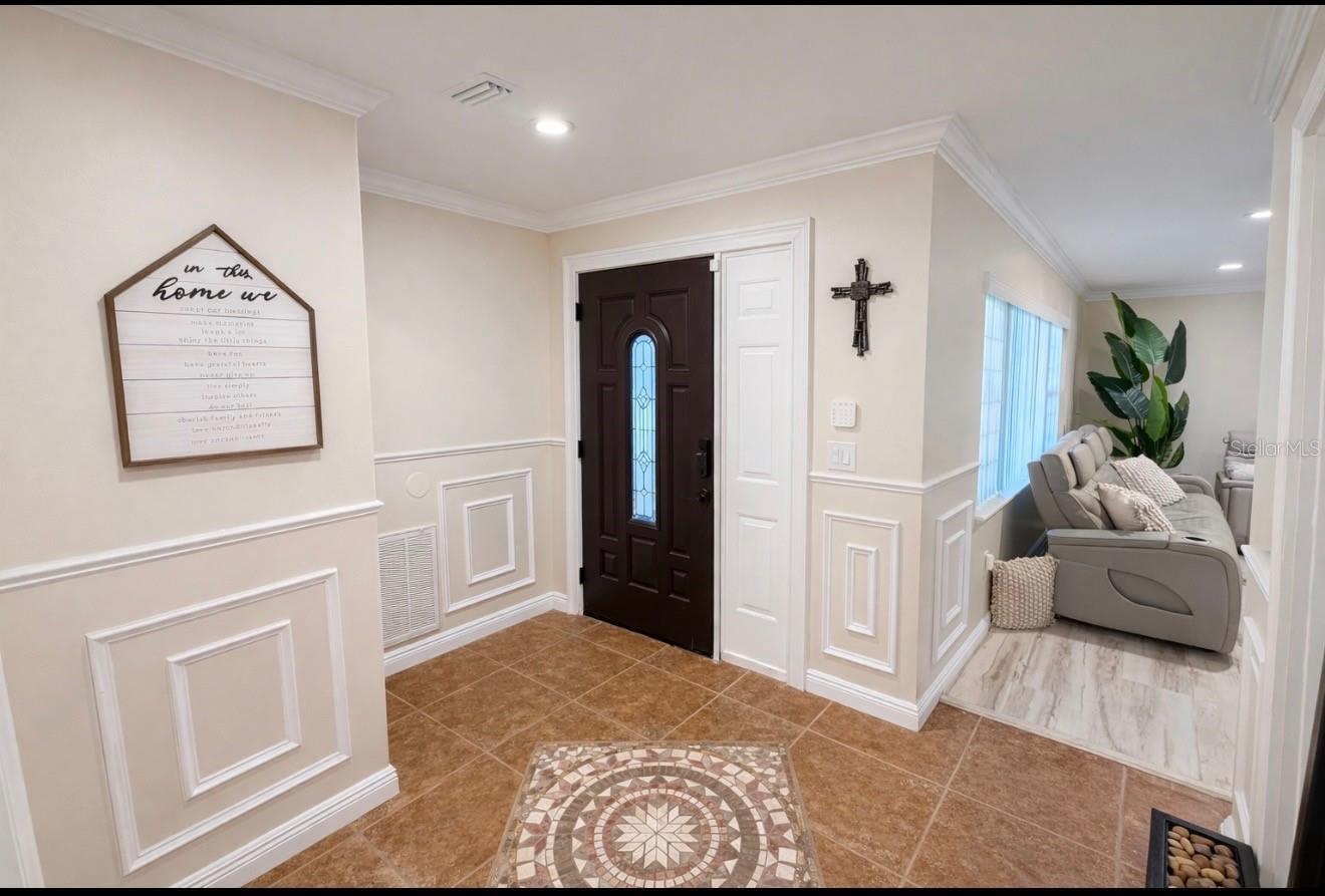 Image 5 of 32 For 7051 Lexington Cir