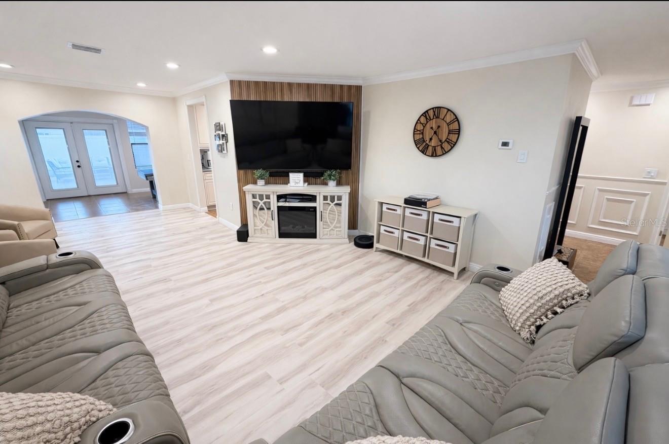 Image 9 of 32 For 7051 Lexington Cir