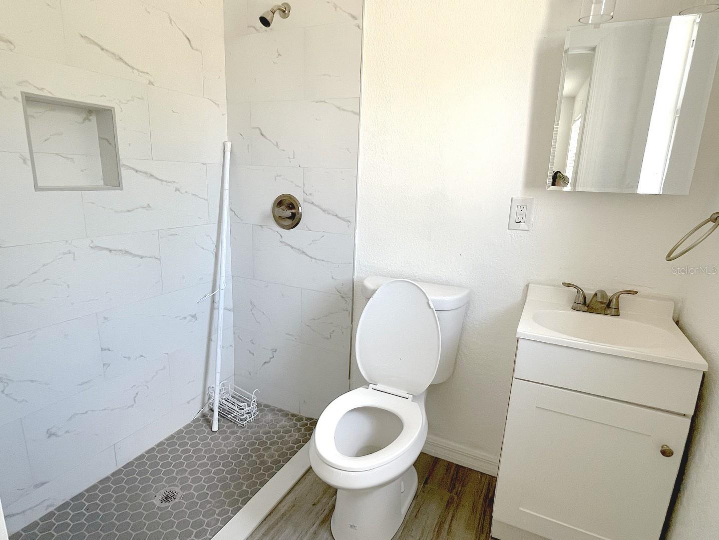 Image 10 of 17 For 24 Lynn Way 24