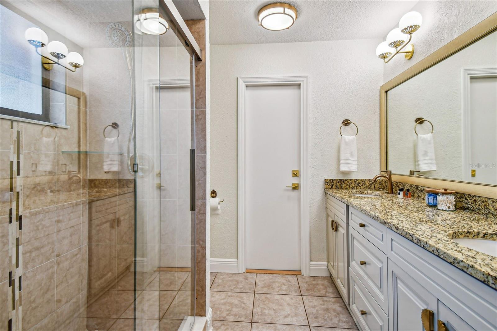 Image 19 of 46 For 10503 Nile Court