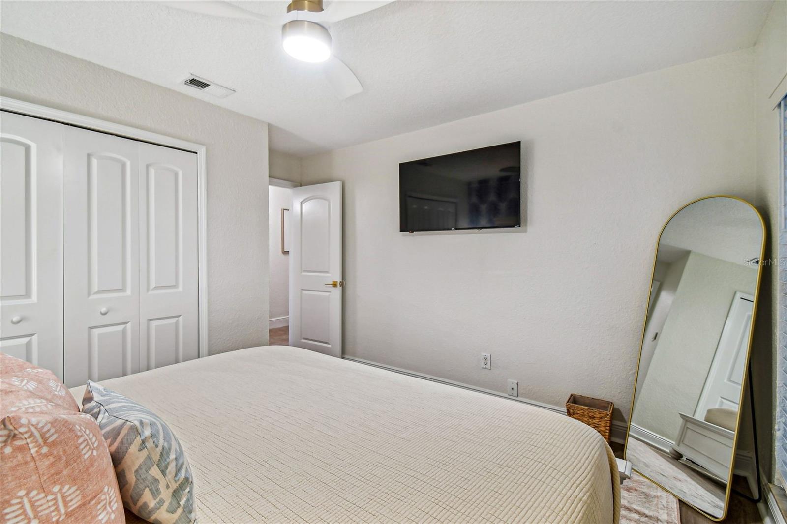 Image 23 of 46 For 10503 Nile Court