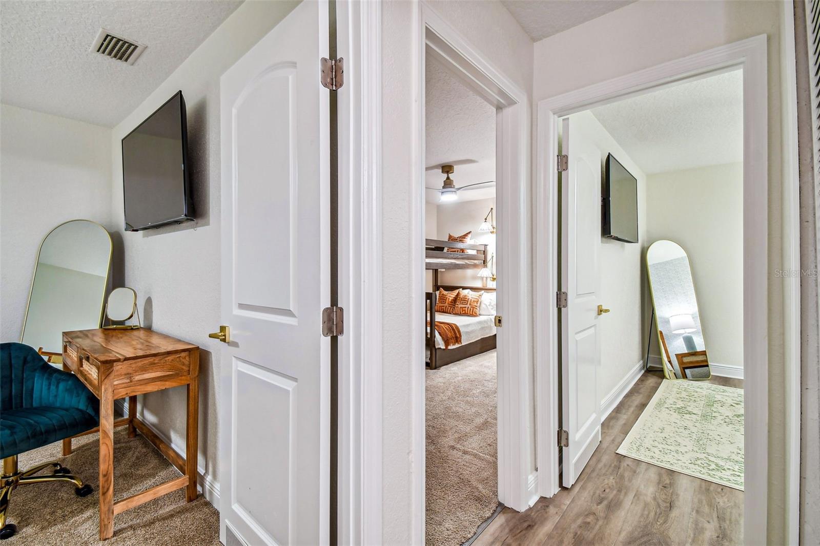 Image 32 of 46 For 10503 Nile Court