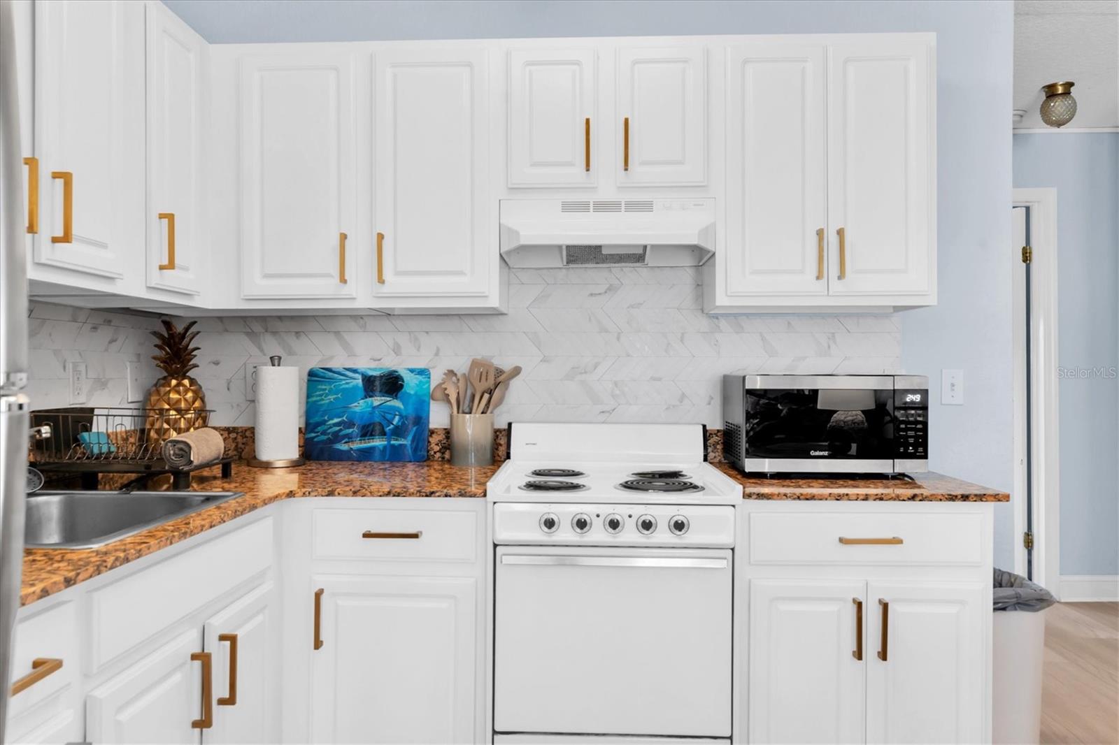 Image 11 of 30 For 16333 Gulf Boulevard 217