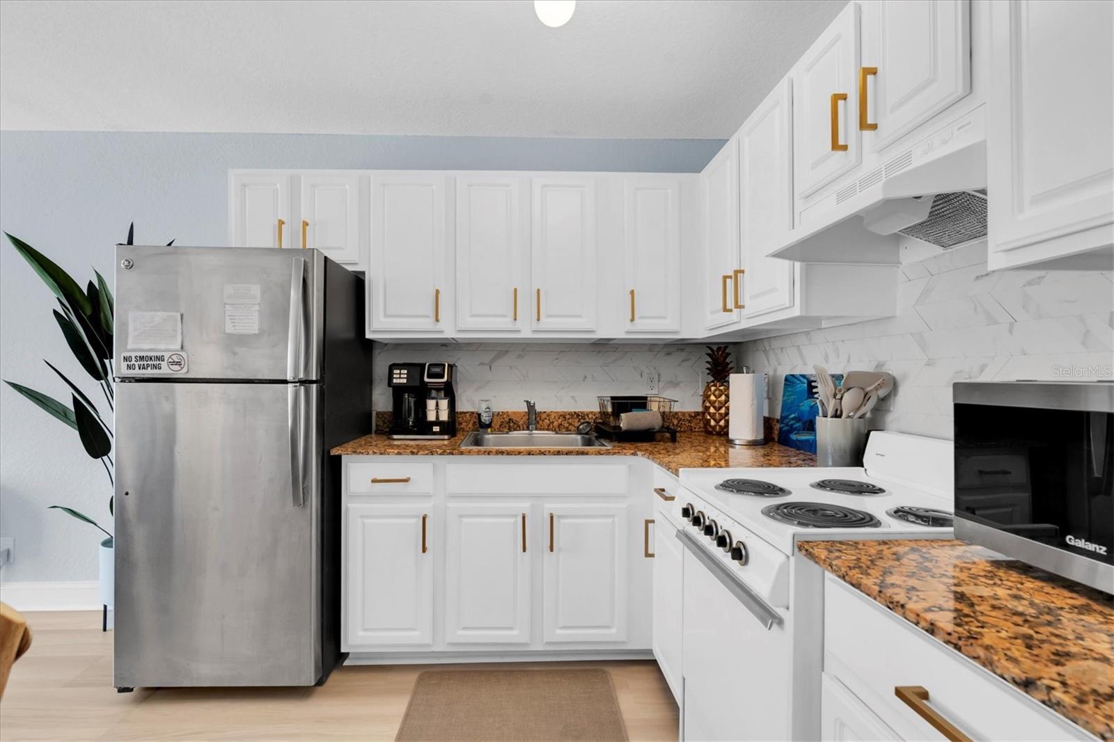 Image 12 of 30 For 16333 Gulf Boulevard 217