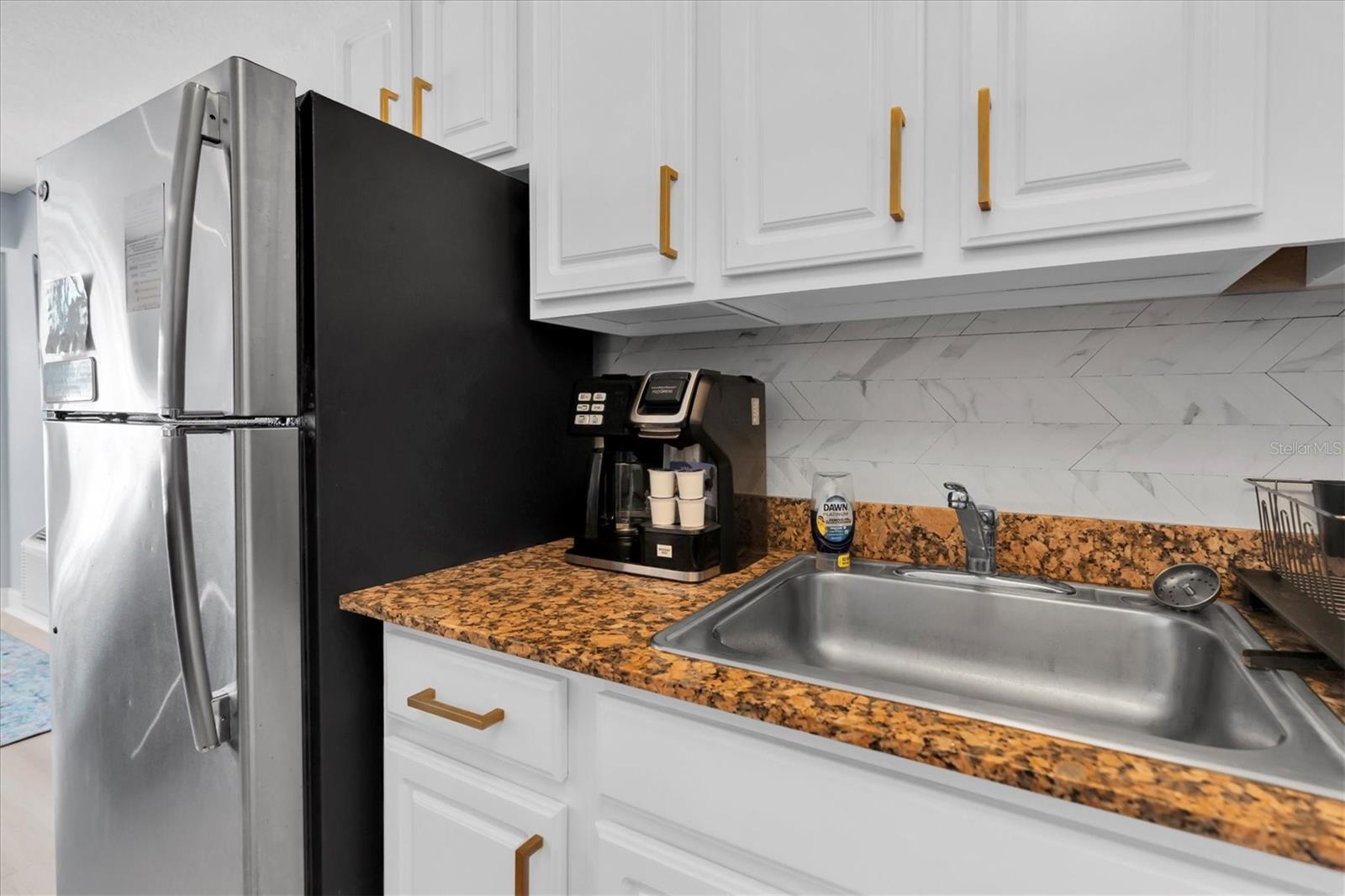 Image 13 of 30 For 16333 Gulf Boulevard 217