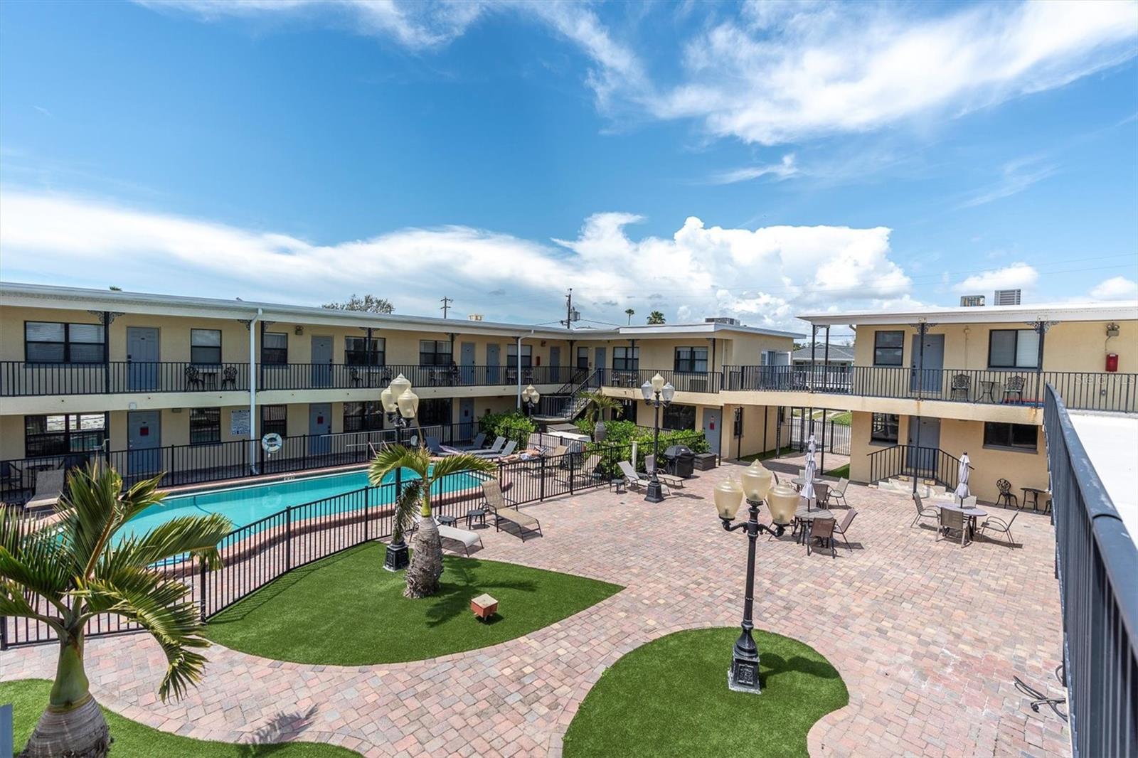 Image 19 of 30 For 16333 Gulf Boulevard 217