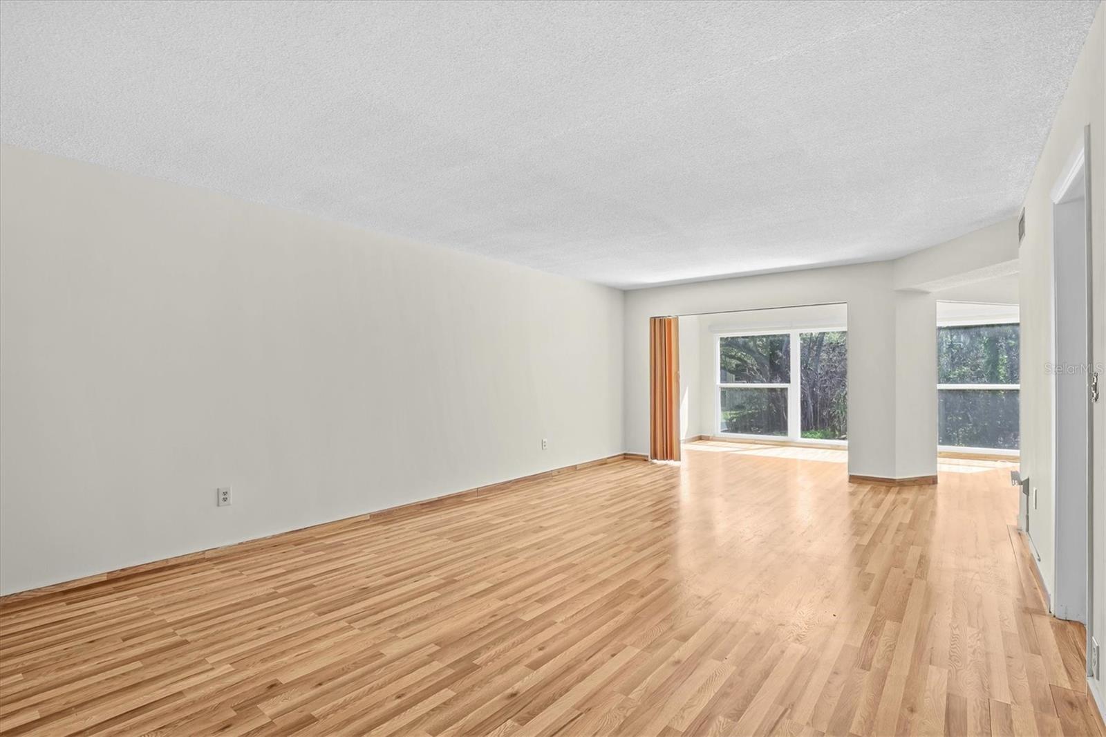 Image 11 of 47 For 225 Country Club Drive D238