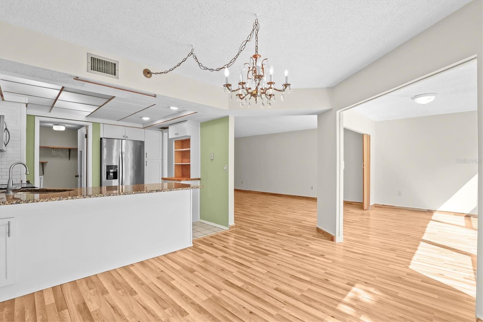 Image 17 of 47 For 225 Country Club Drive D238