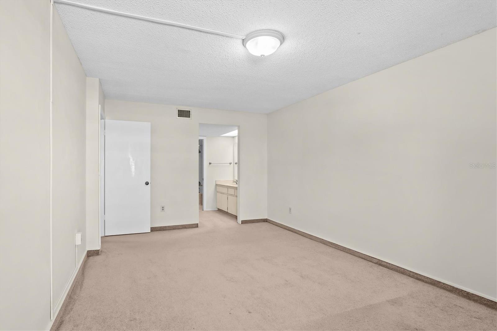 Image 30 of 47 For 225 Country Club Drive D238