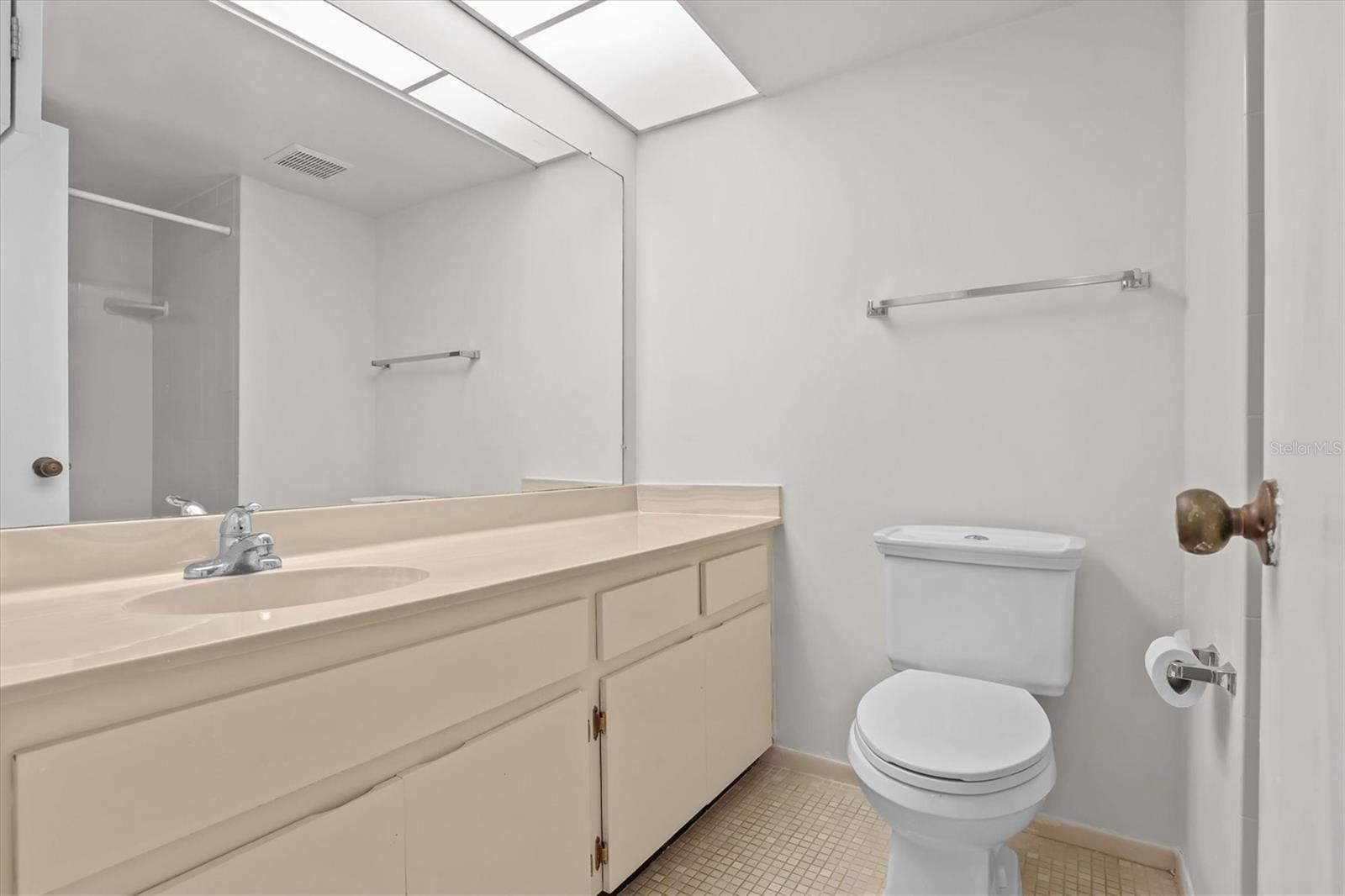 Image 37 of 47 For 225 Country Club Drive D238