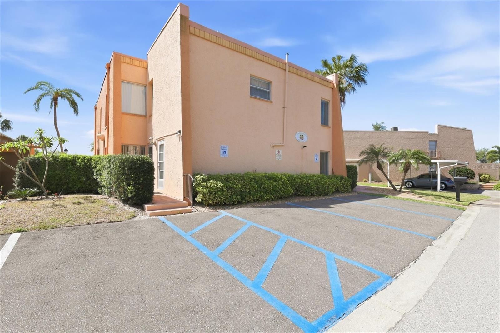 Image 39 of 47 For 225 Country Club Drive D238