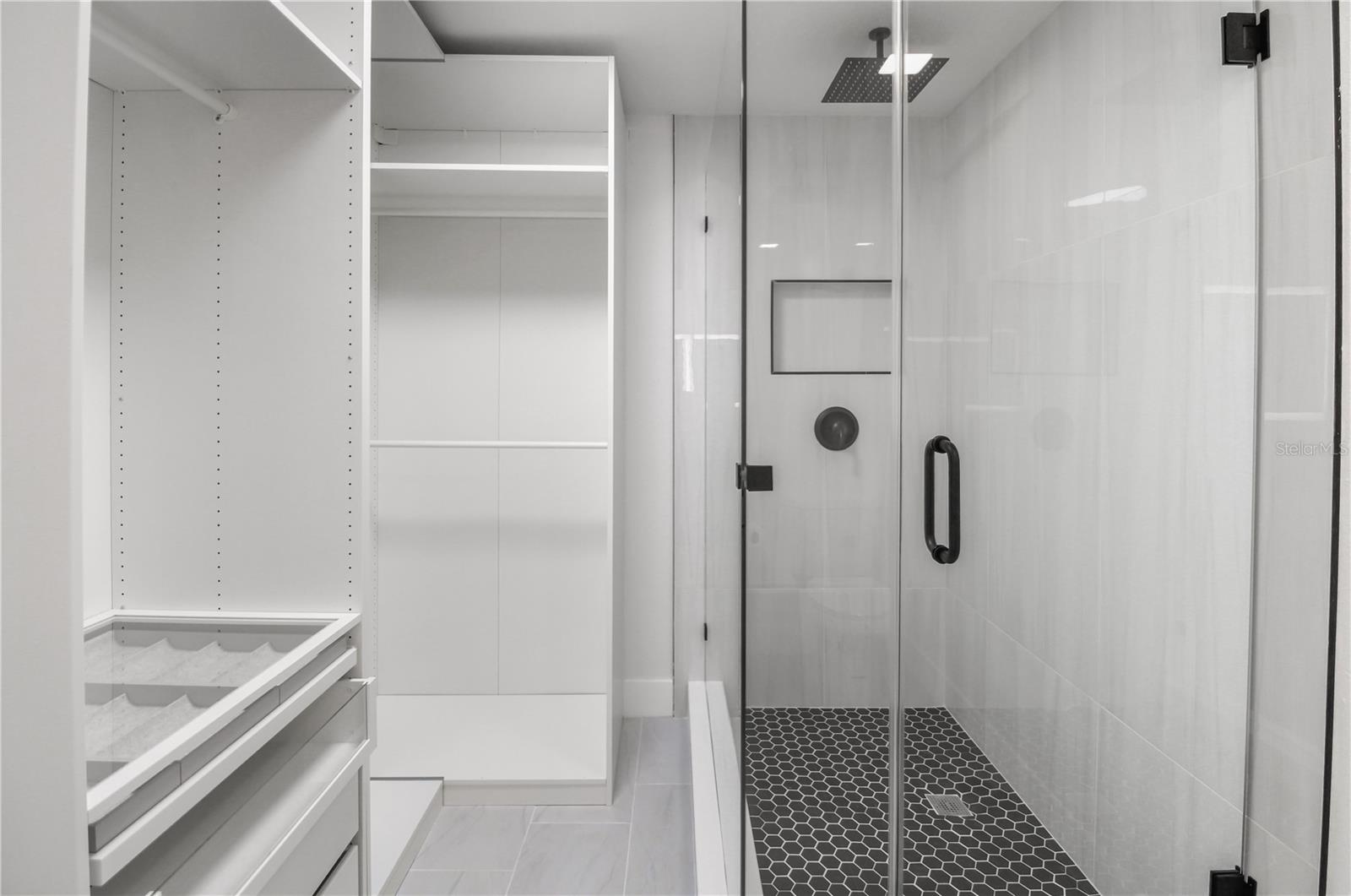 Listing photo id 10 for 11492 93rd Street