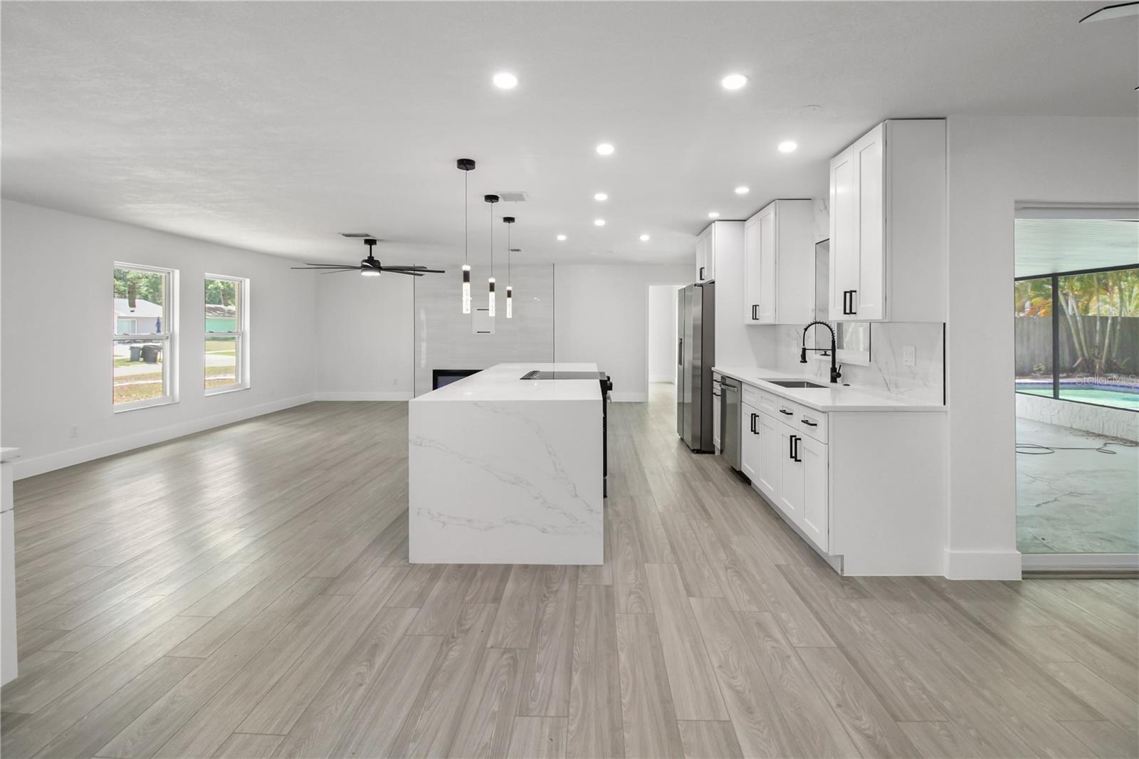 Listing photo id 16 for 11492 93rd Street