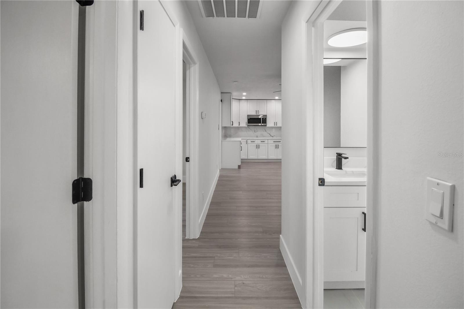 Listing photo id 19 for 11492 93rd Street