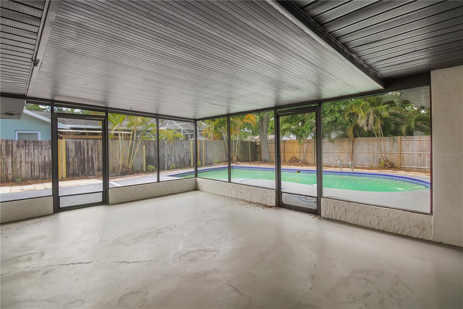 Listing photo id 25 for 11492 93rd Street